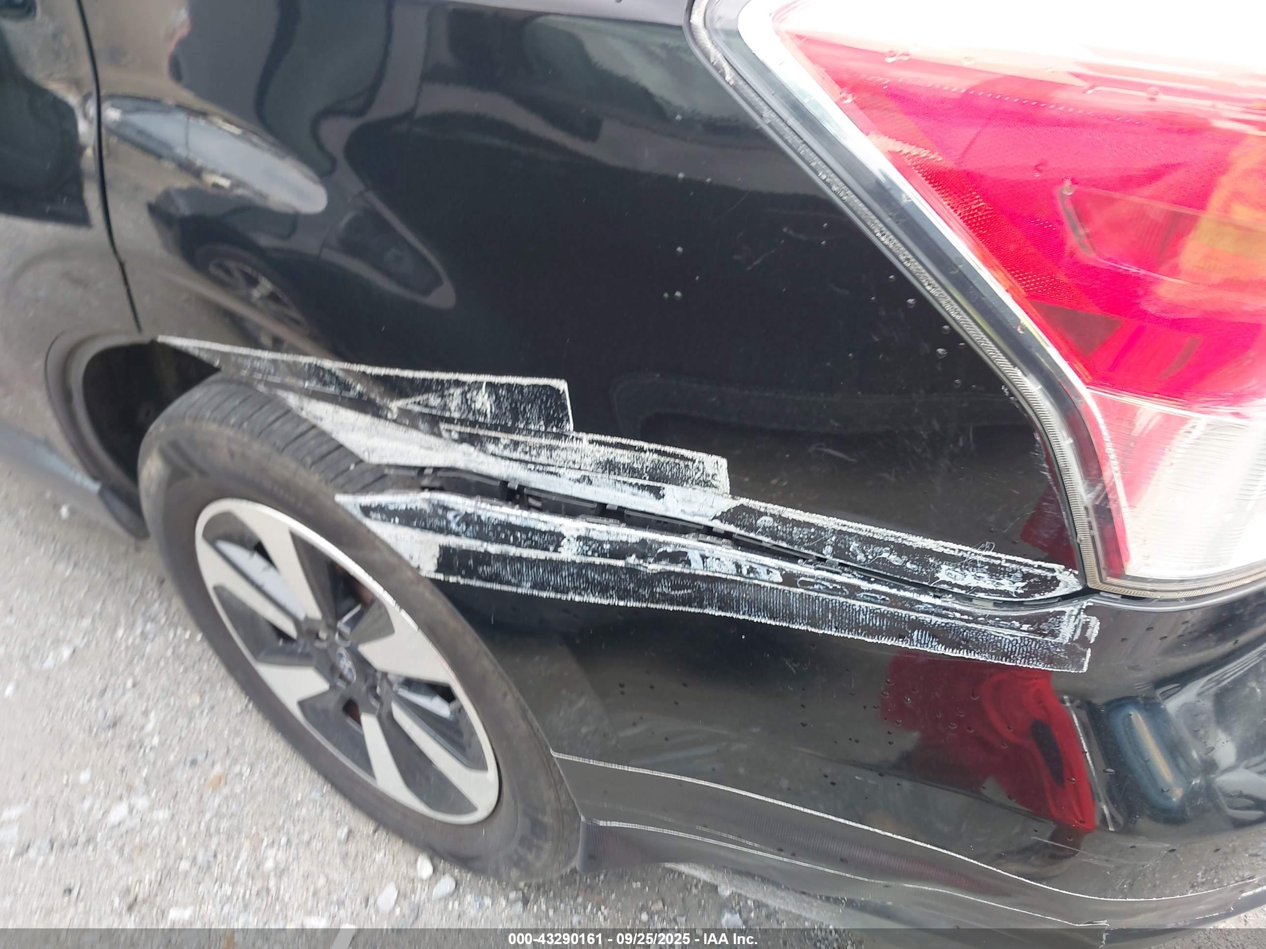 SUBARU FORESTER image 6