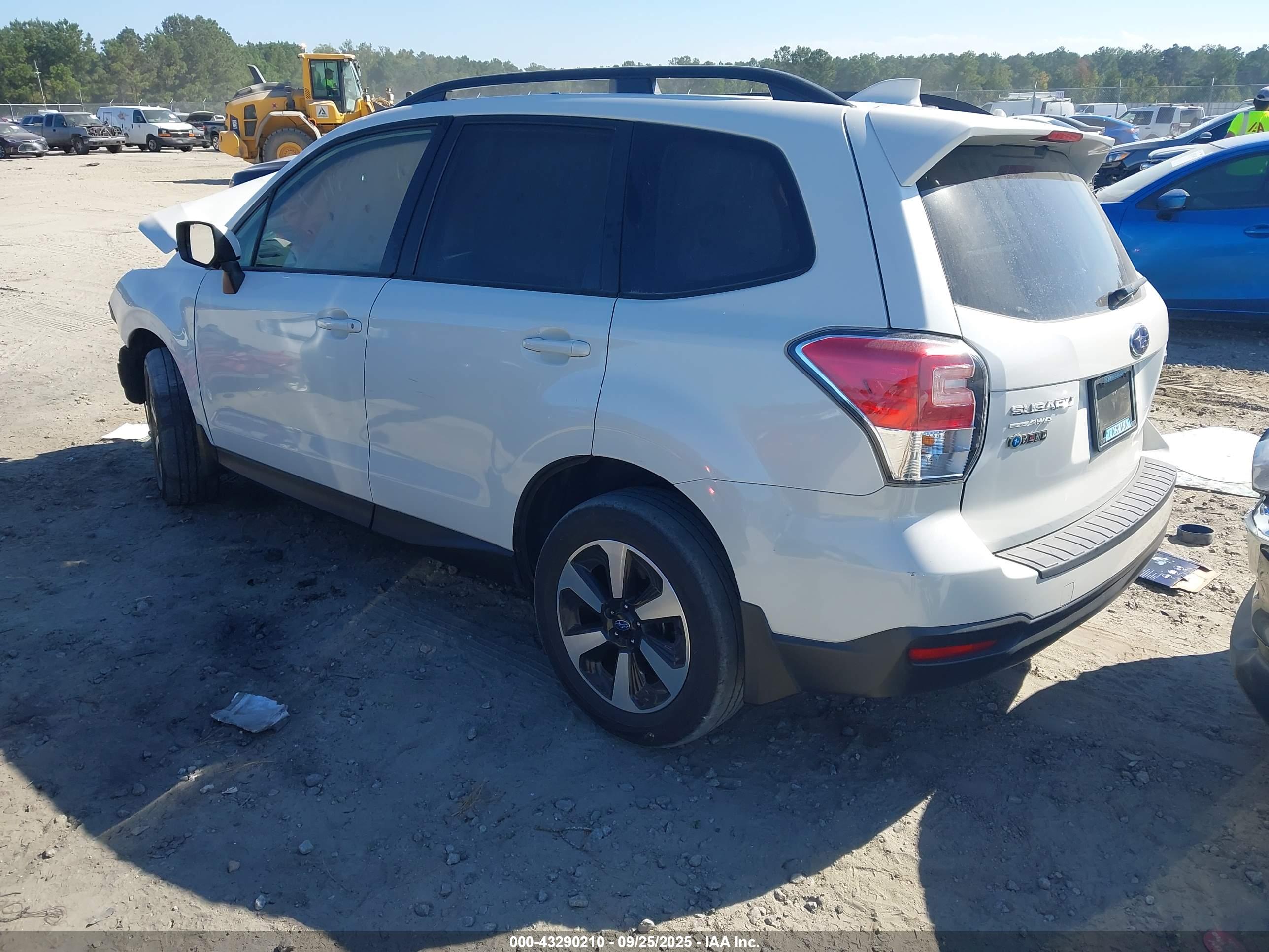 SUBARU FORESTER image 3