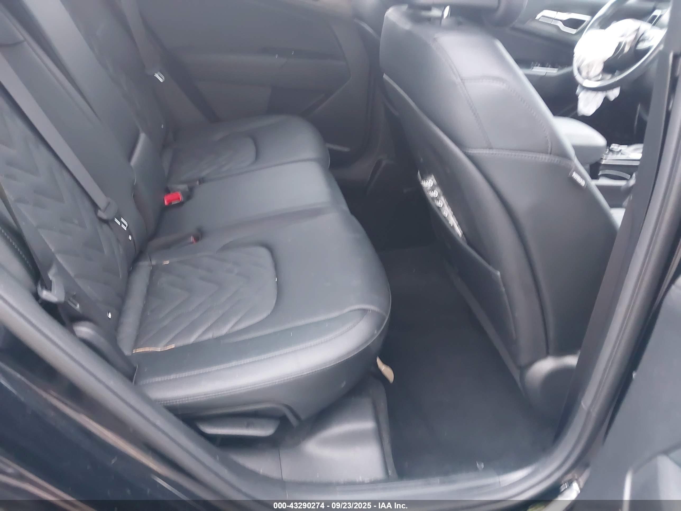 KIA SPORTAGE image 8