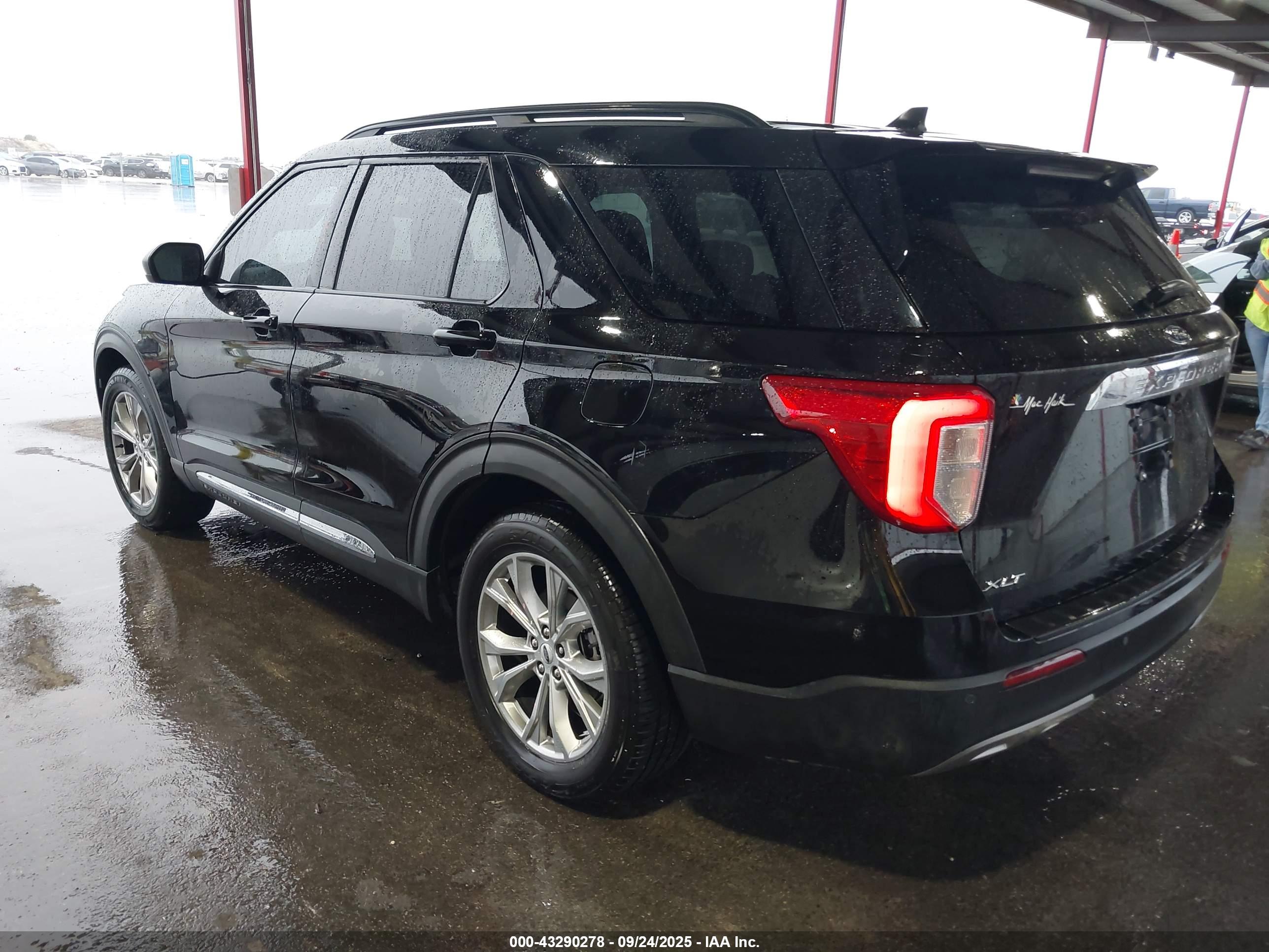 FORD EXPLORER image 3