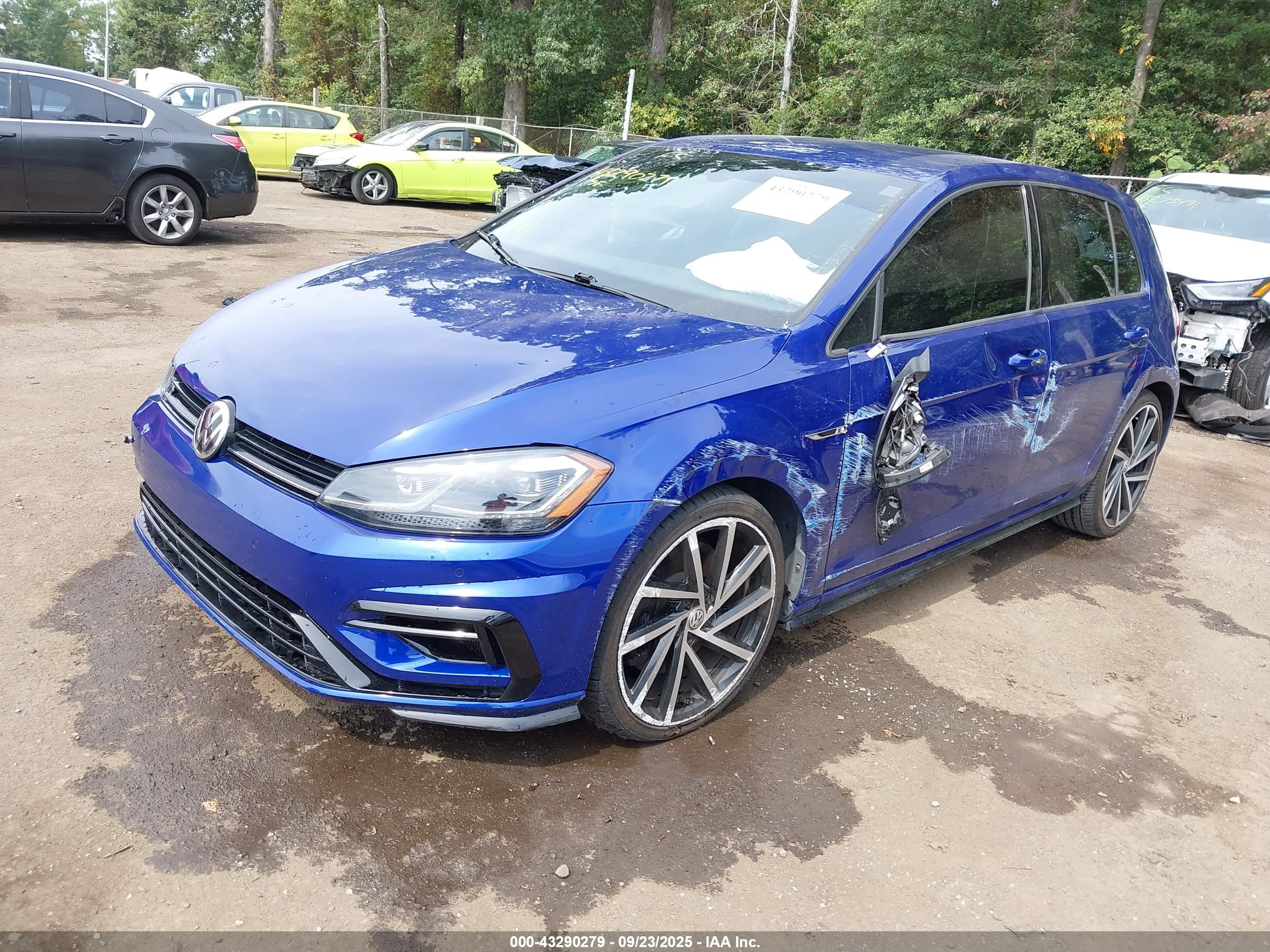 VOLKSWAGEN GOLF image 2