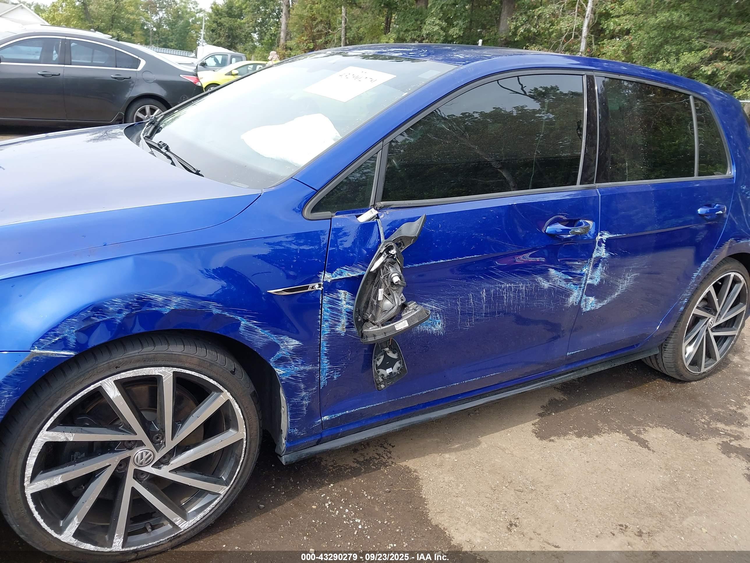 VOLKSWAGEN GOLF image 6