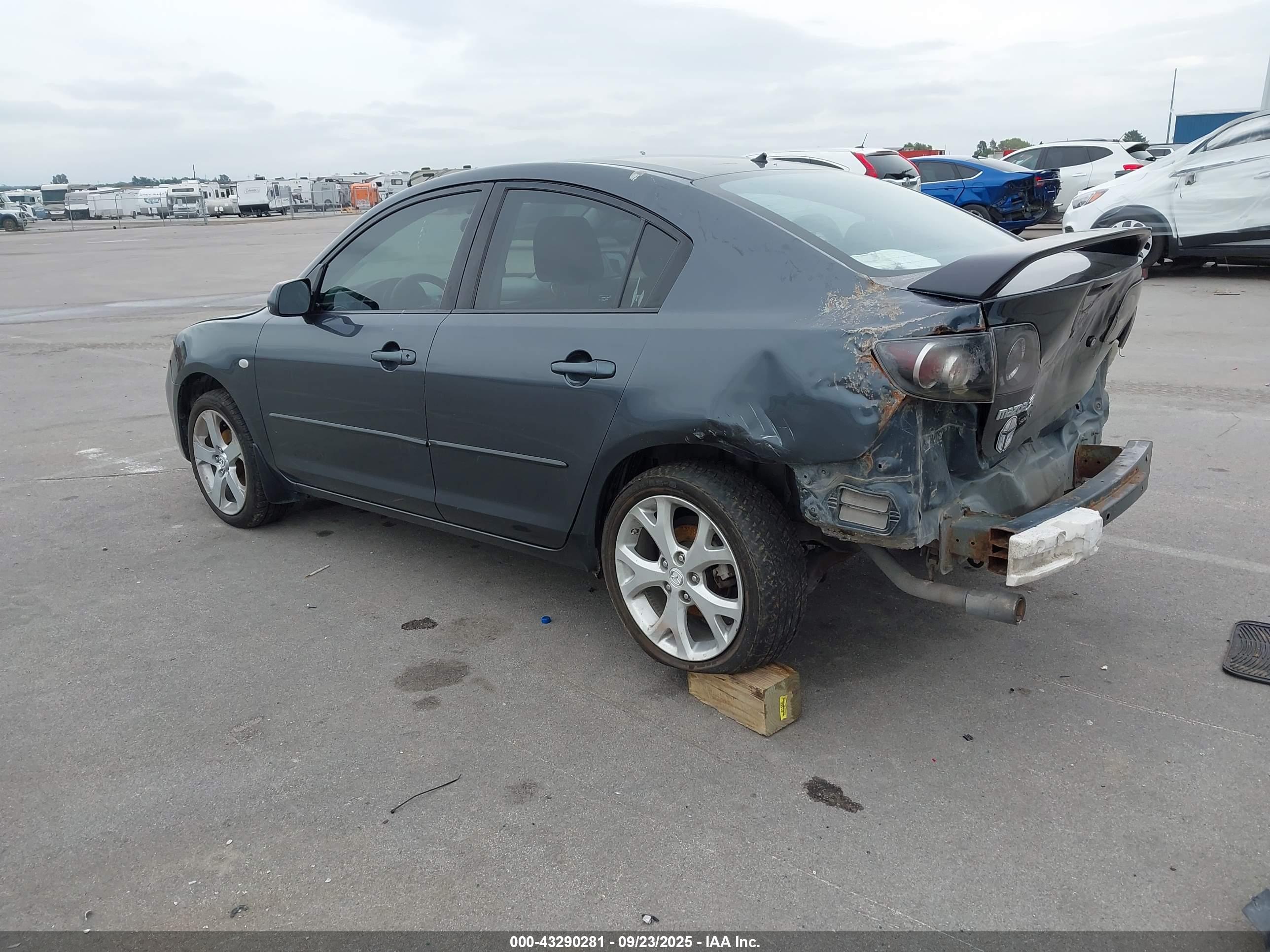 MAZDA MAZDA3 image 3