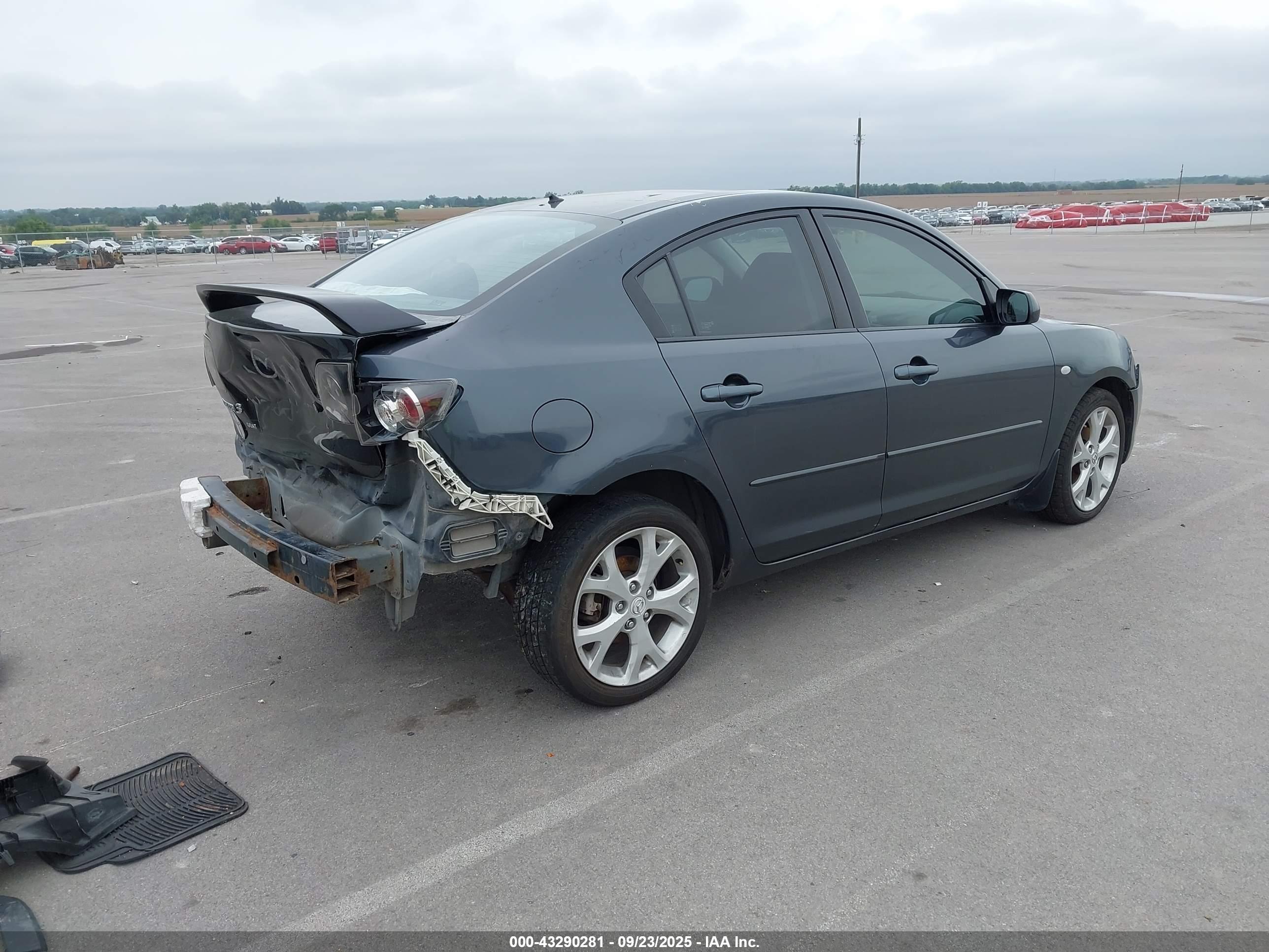 MAZDA MAZDA3 image 4