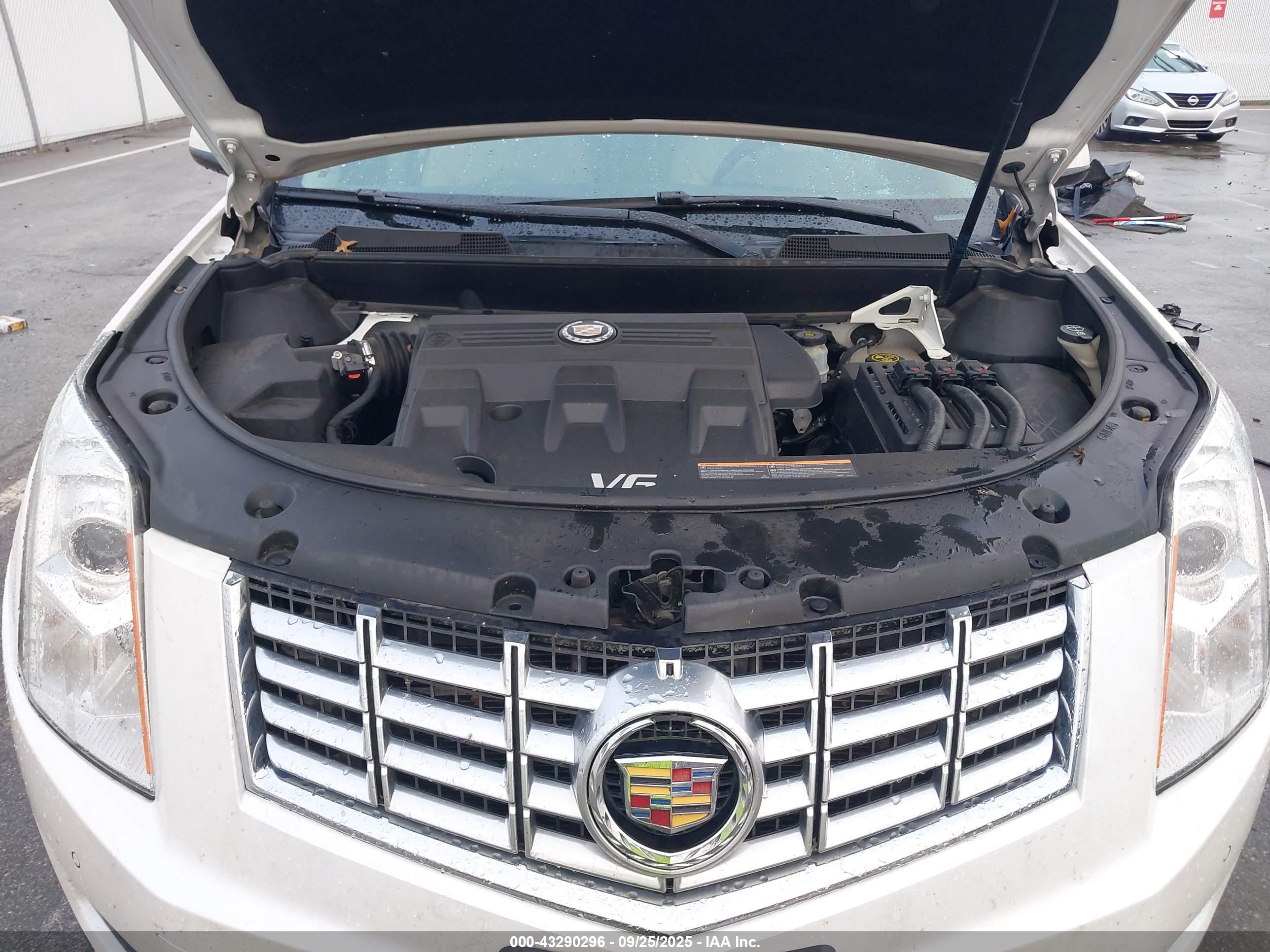 CADILLAC SRX image 10