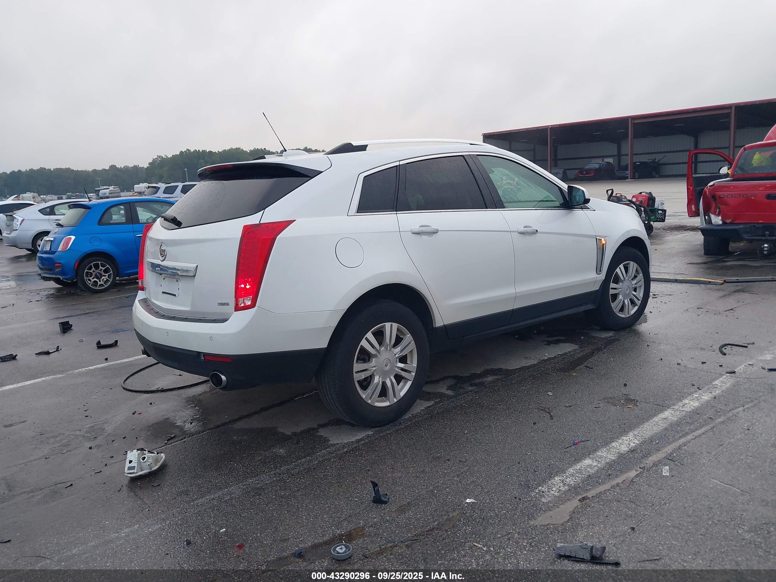 CADILLAC SRX image 4