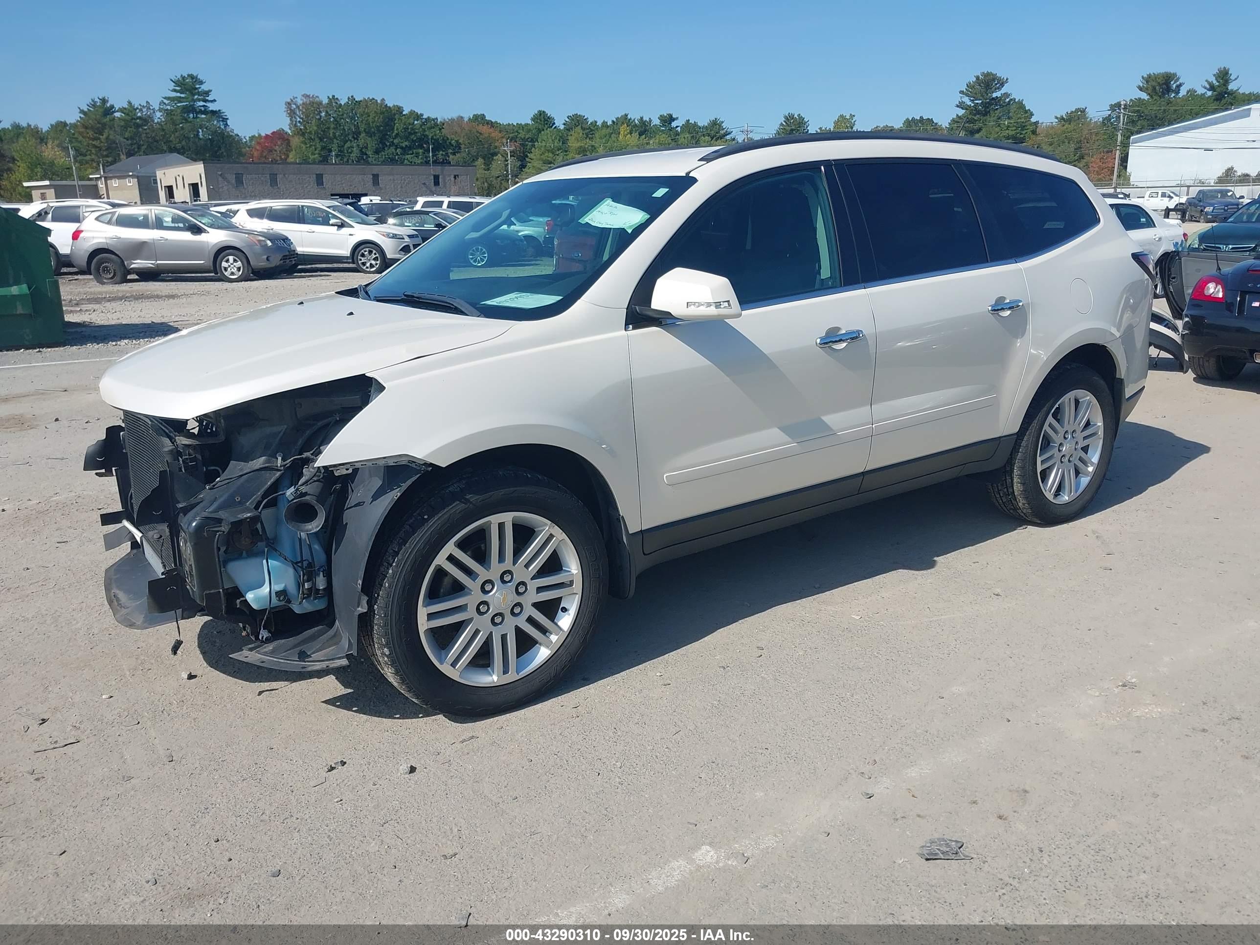 CHEVROLET TRAVERSE image 2