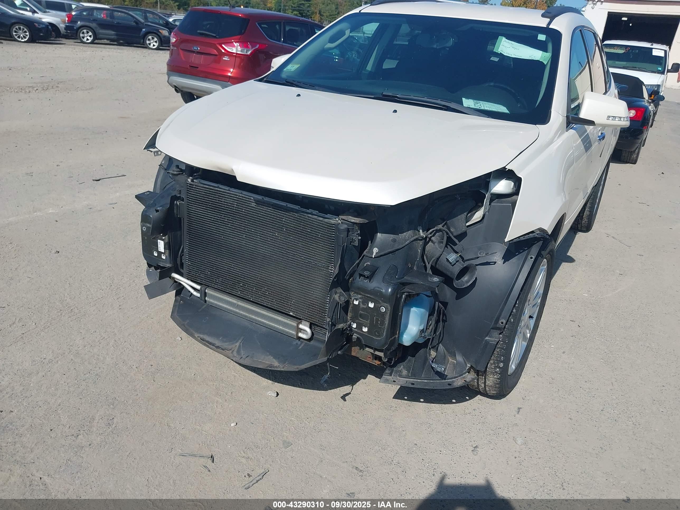 CHEVROLET TRAVERSE image 6