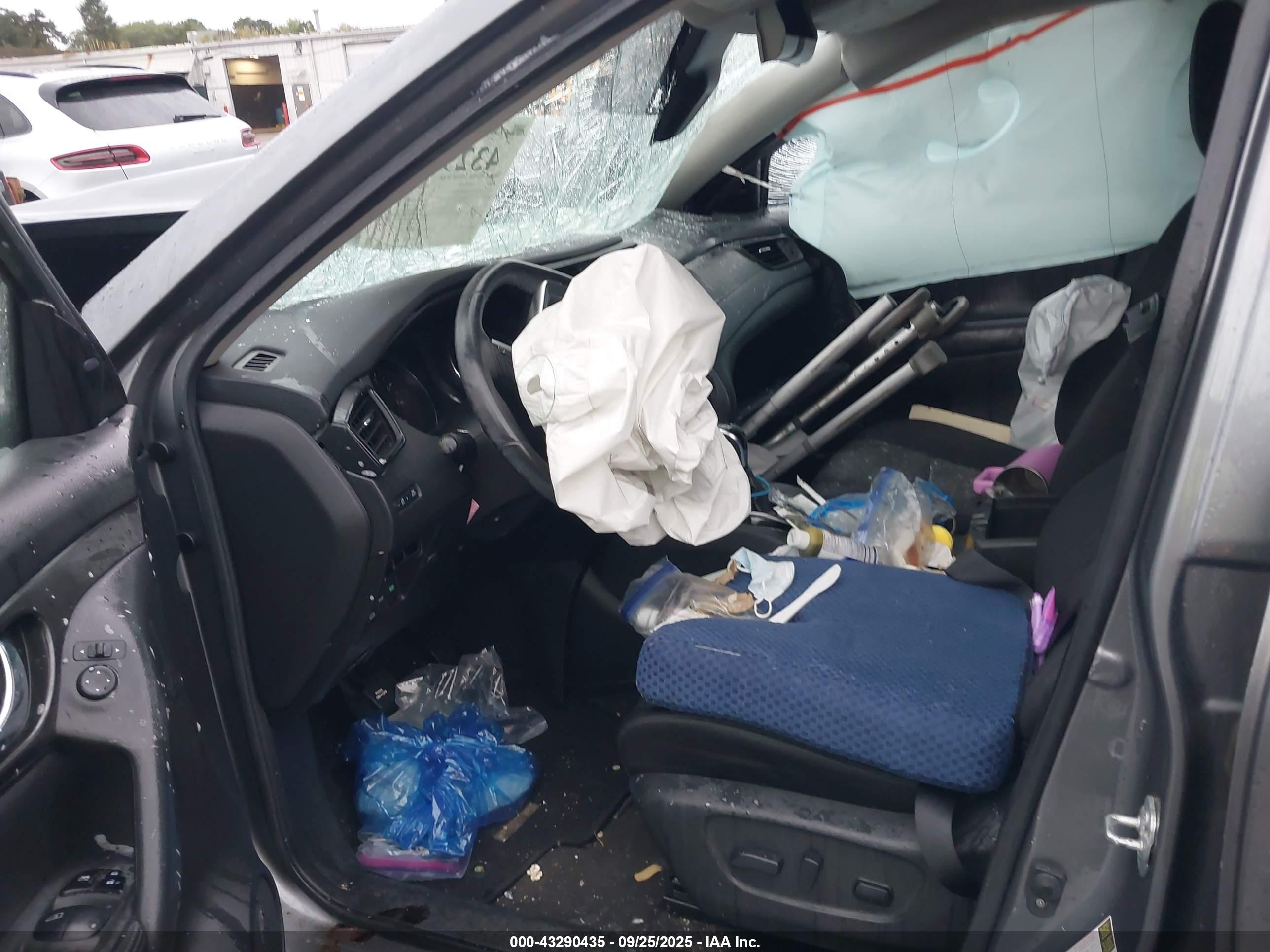 NISSAN ROGUE image 5