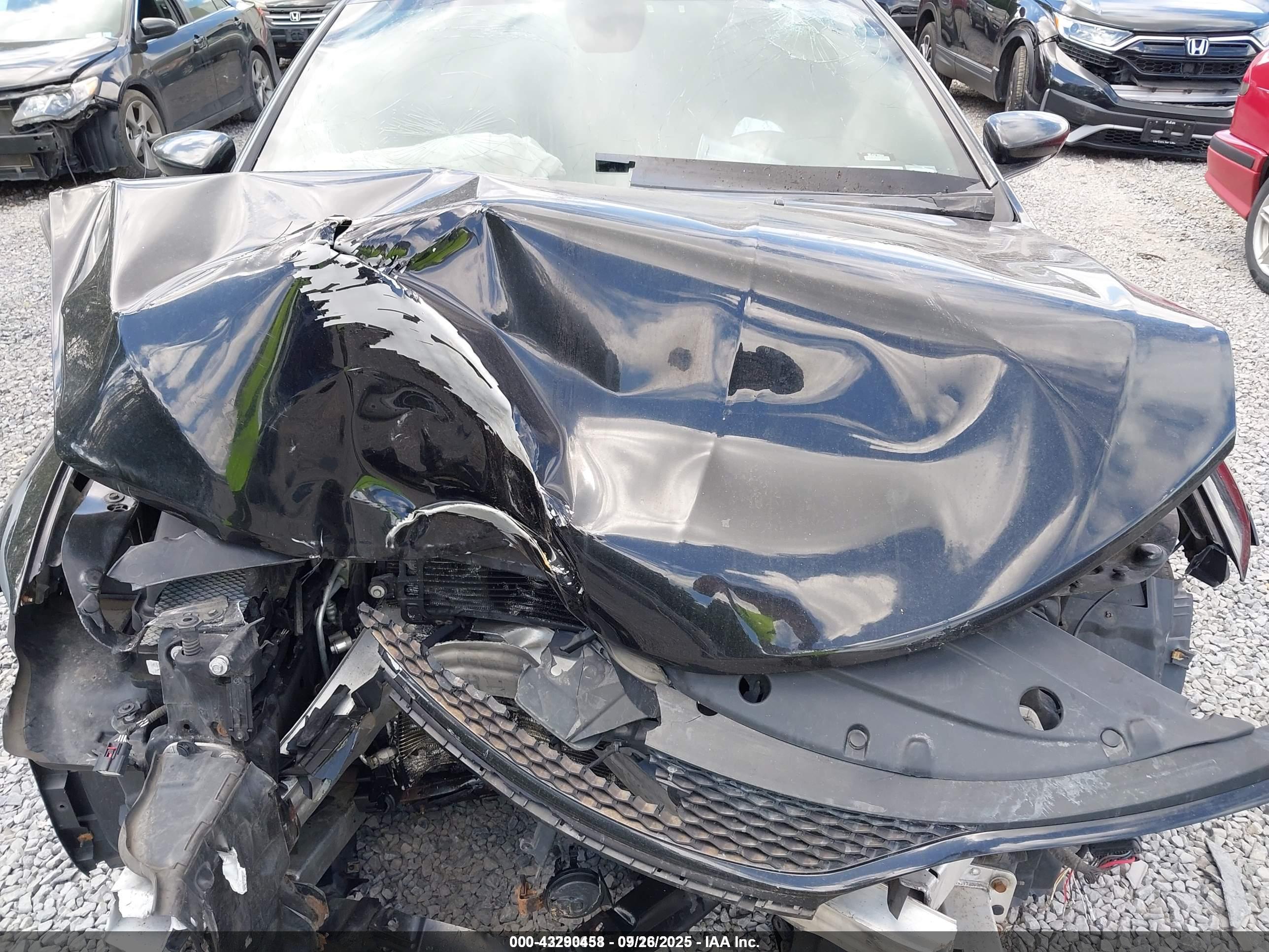 CHRYSLER 200 image 10