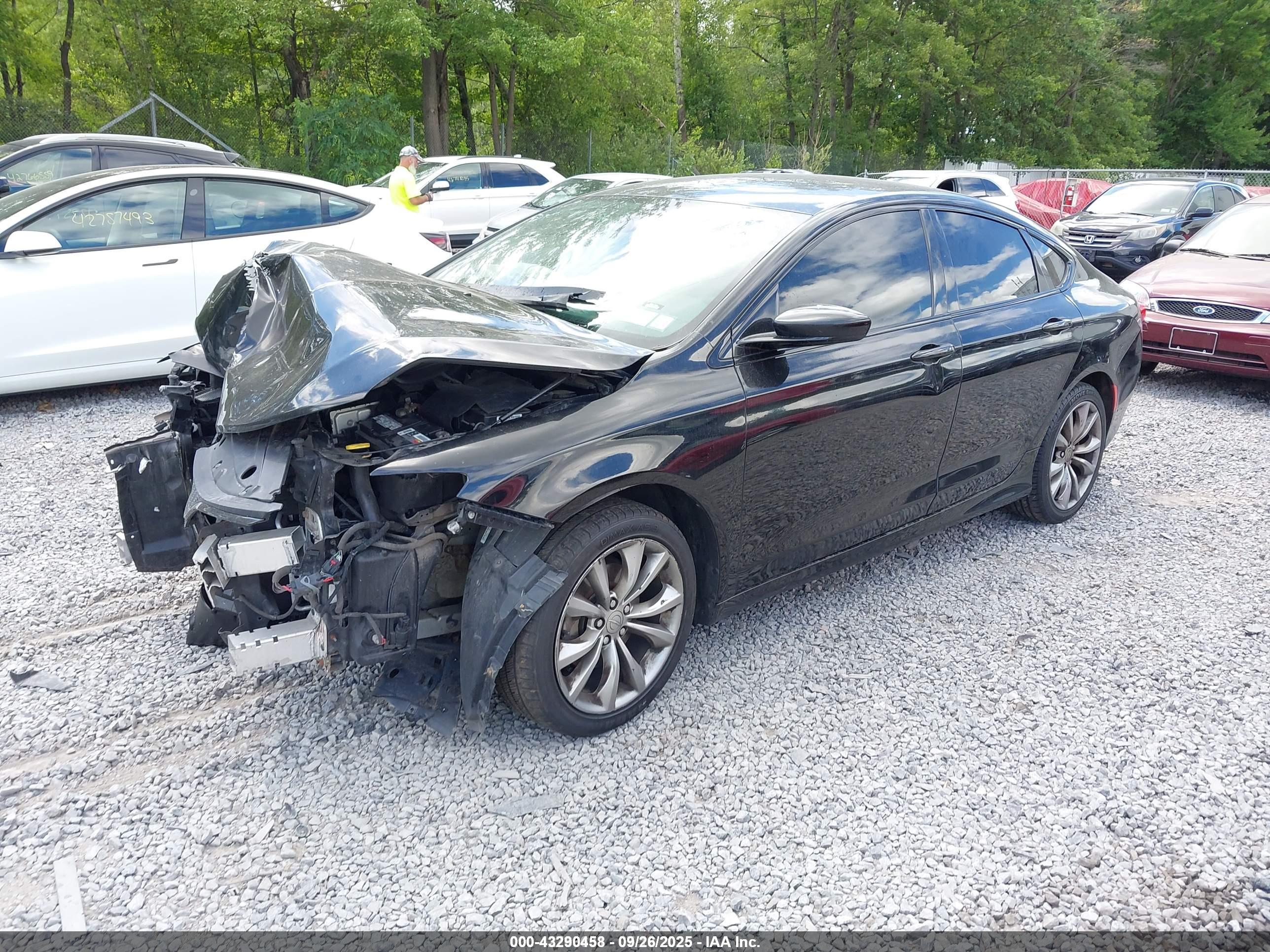 CHRYSLER 200 image 2