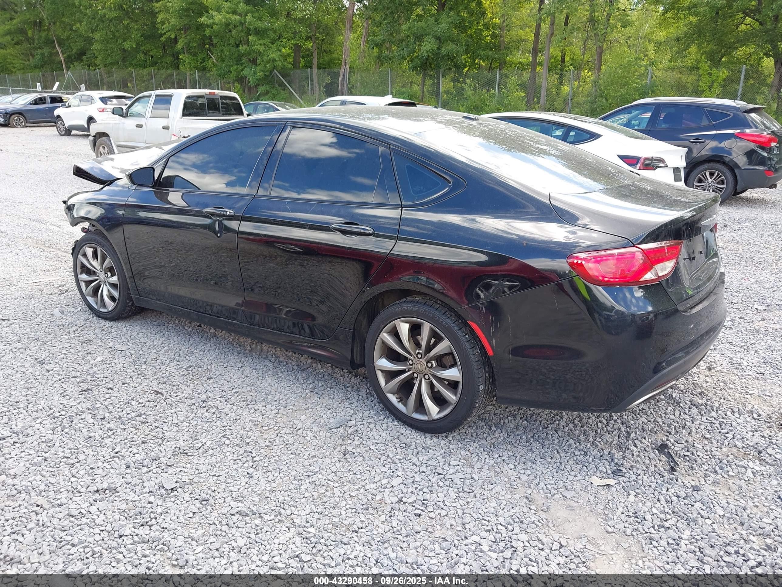 CHRYSLER 200 image 3
