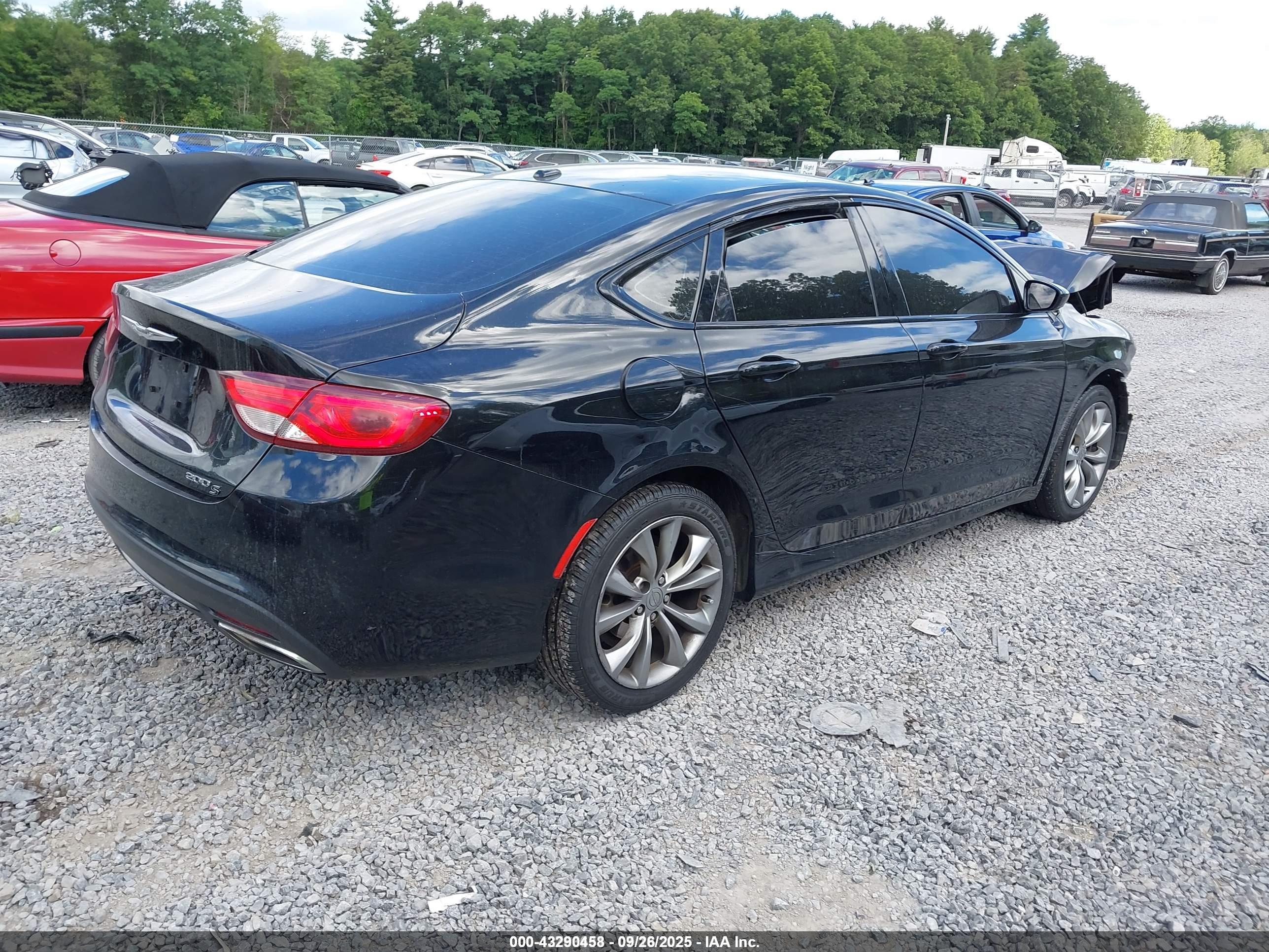 CHRYSLER 200 image 4