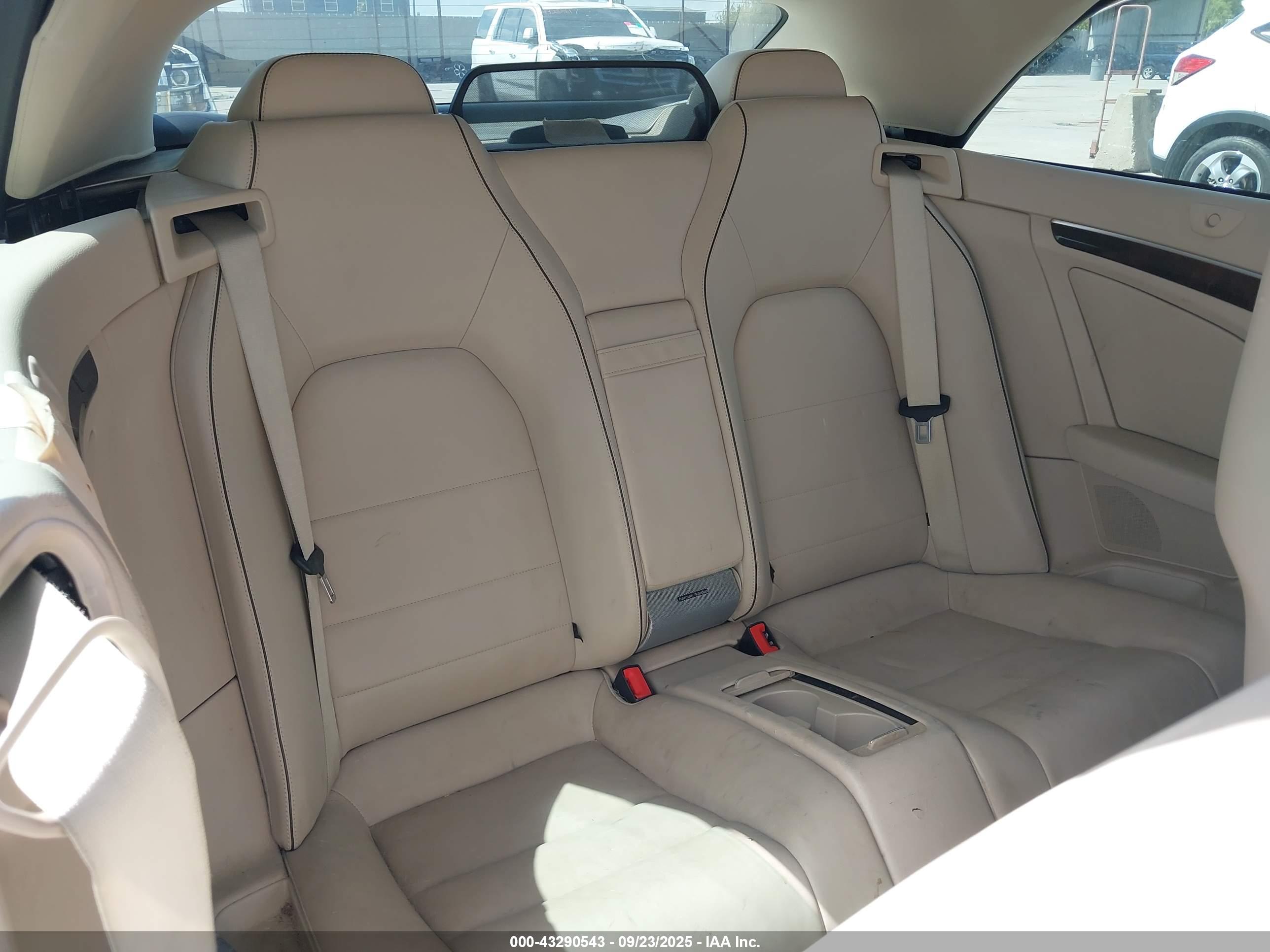 MERCEDES-BENZ E image 8