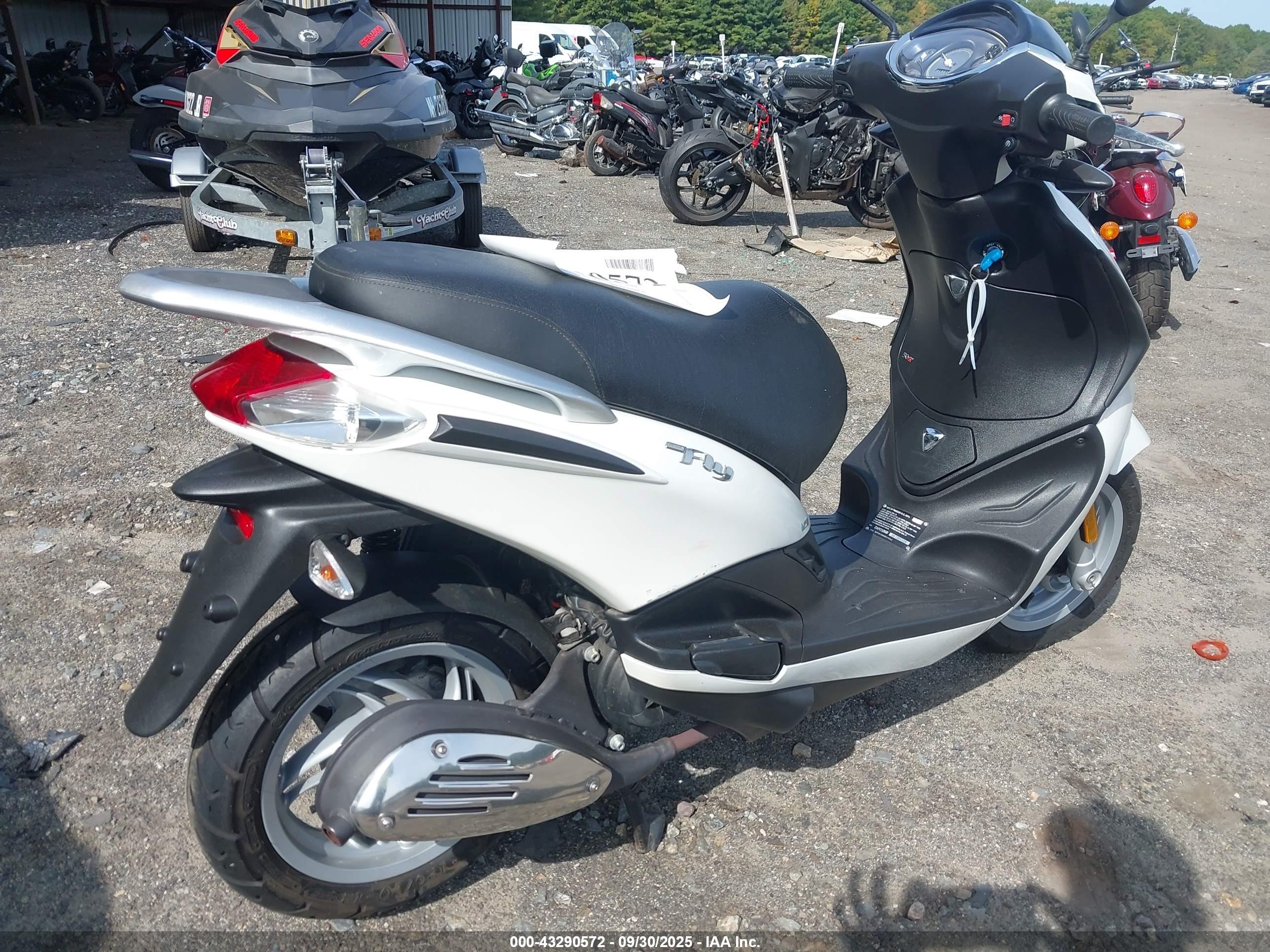 PIAGGIO FLY image 4