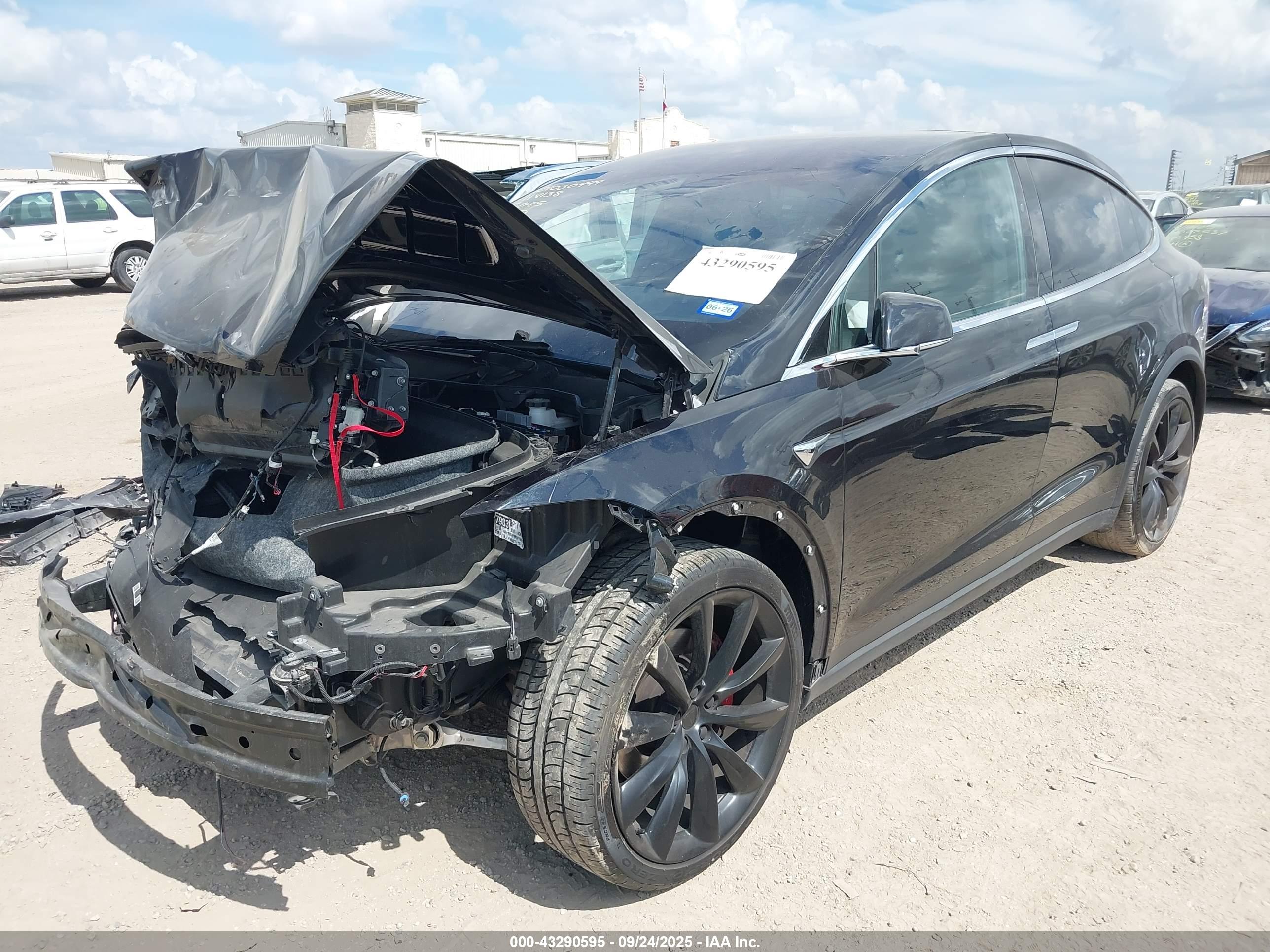 TESLA MODEL image 2