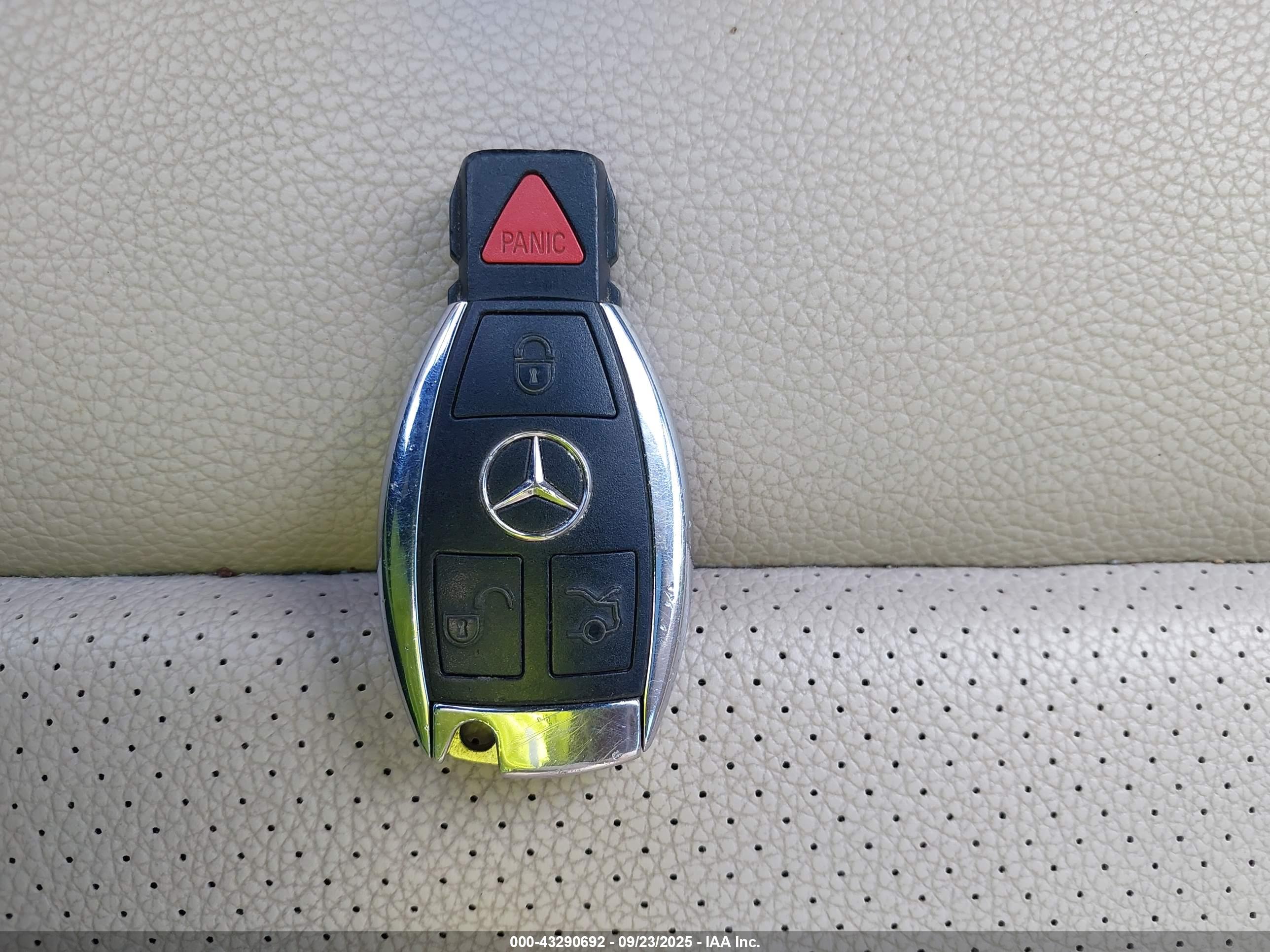 MERCEDES-BENZ E image 11