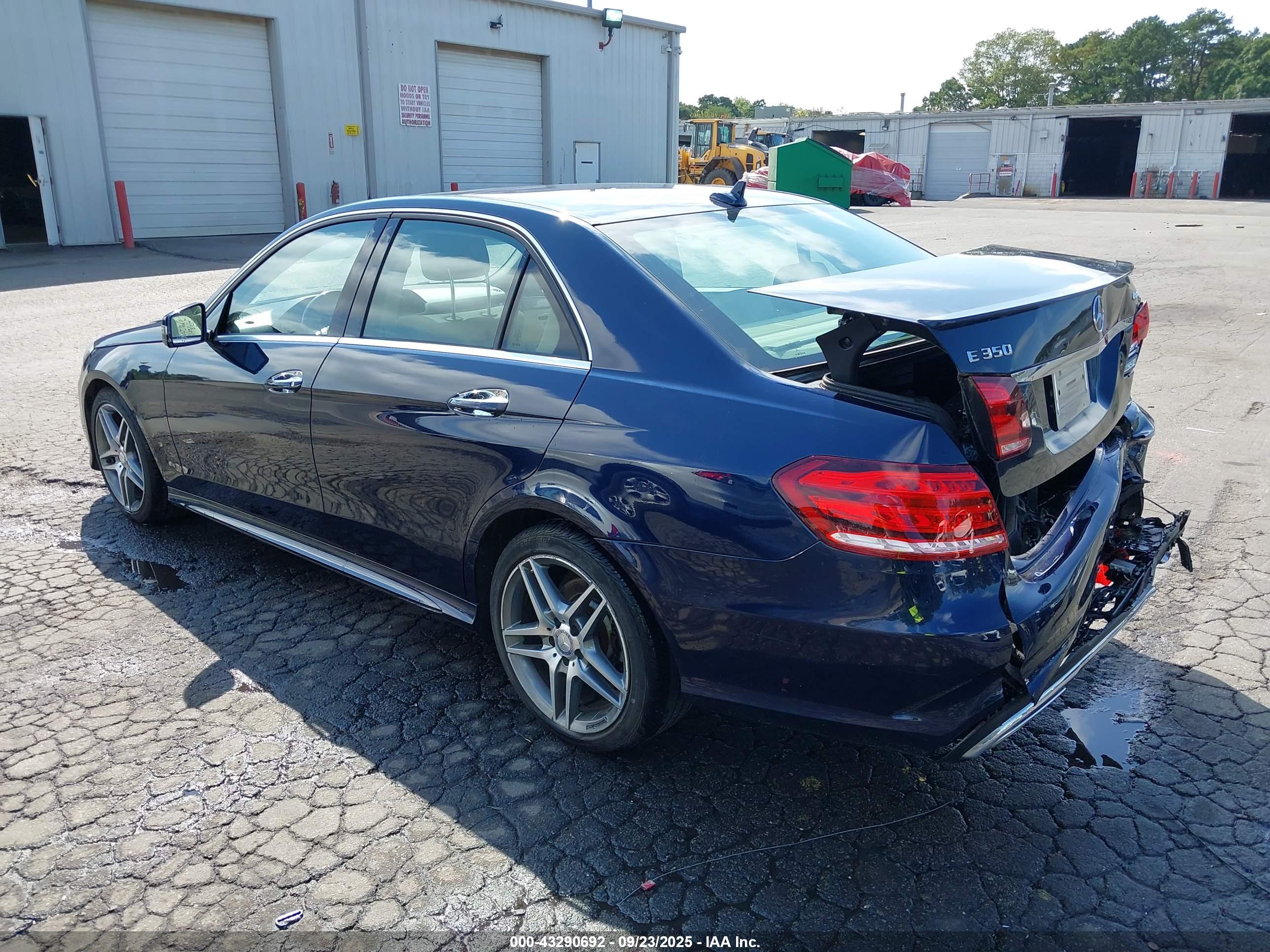 MERCEDES-BENZ E image 3