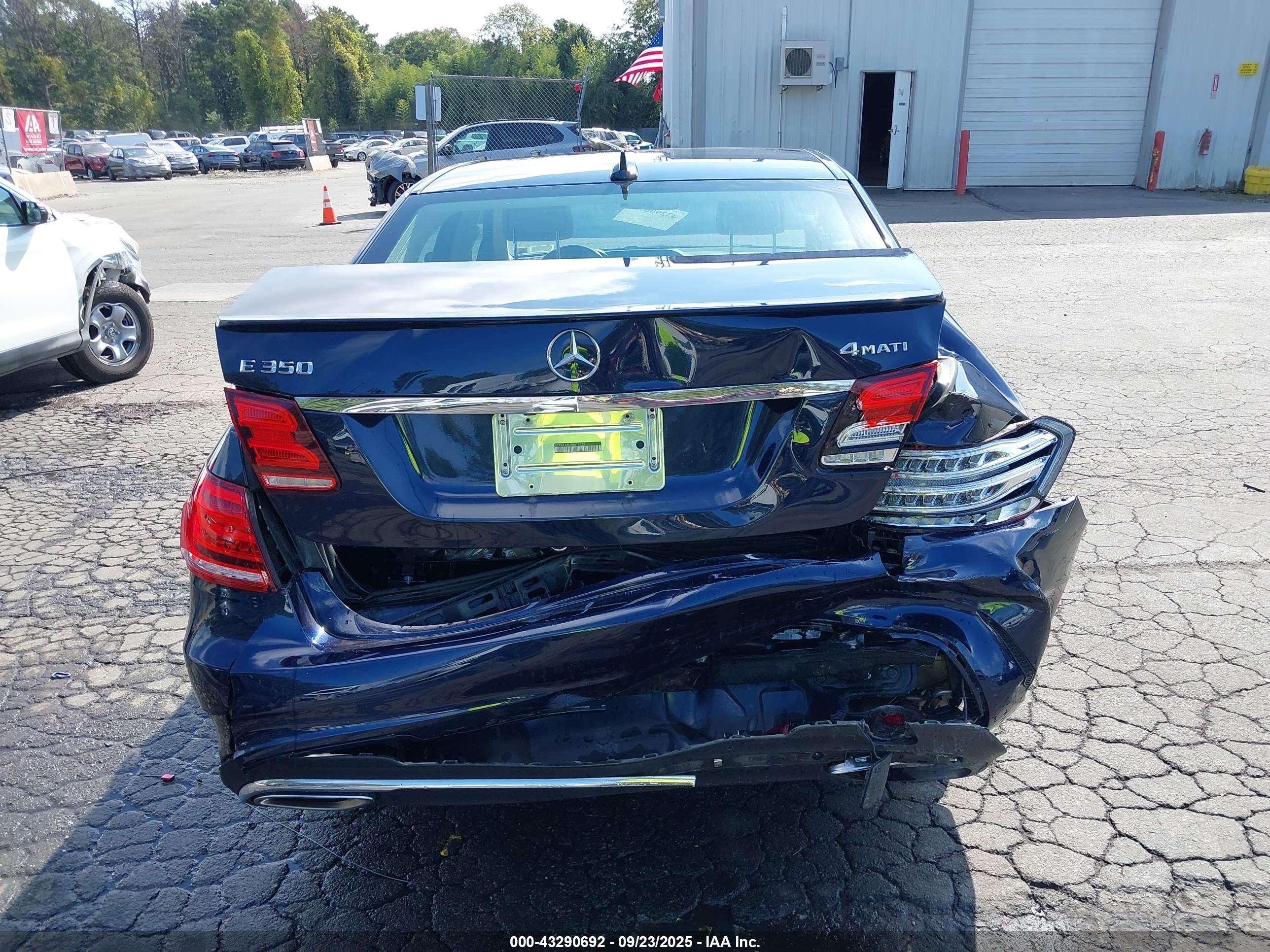 MERCEDES-BENZ E image 6