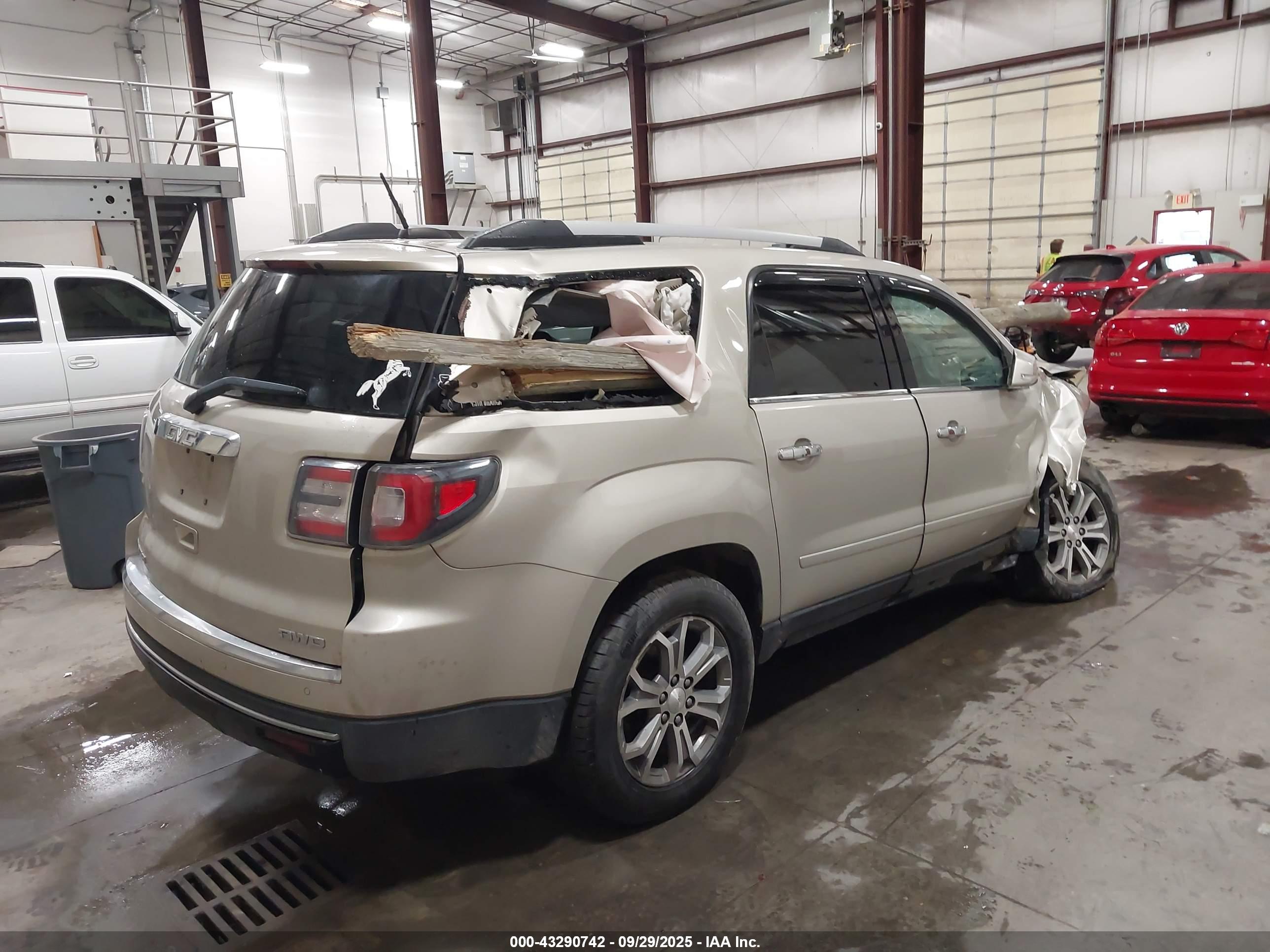 GMC ACADIA image 4