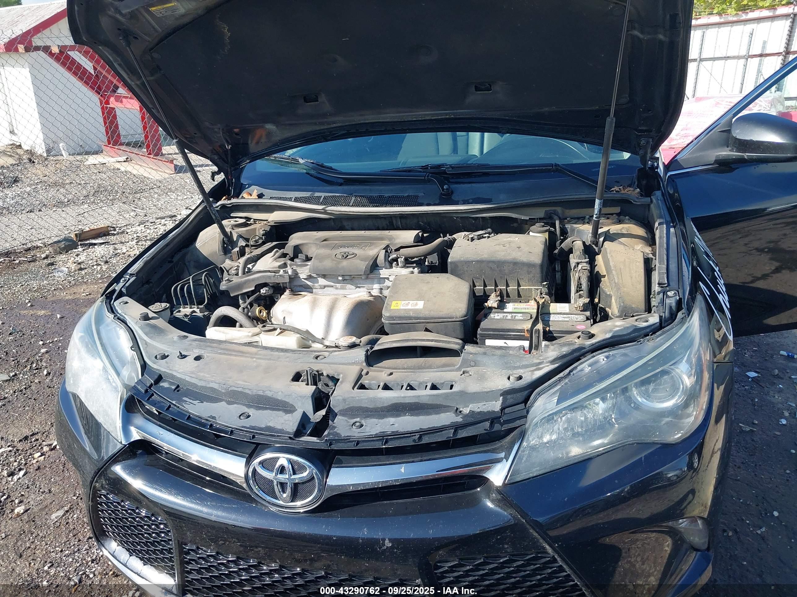 TOYOTA CAMRY image 10