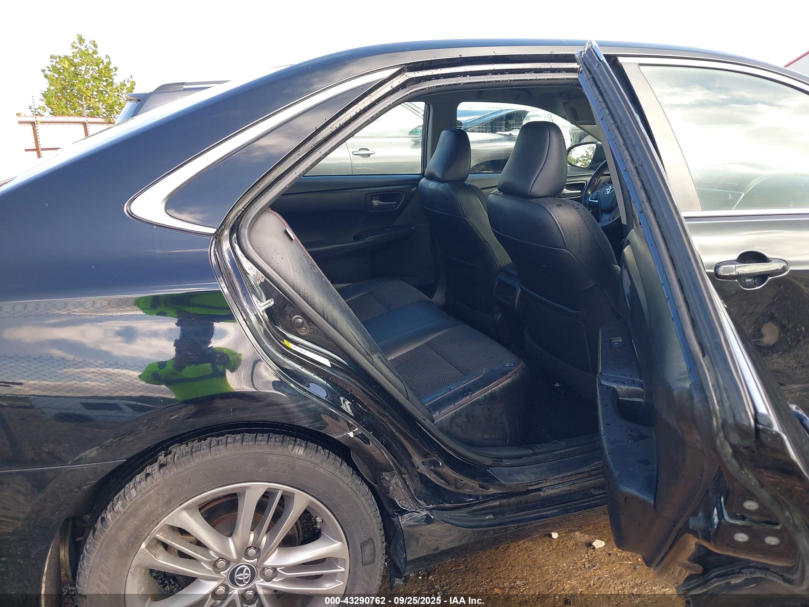TOYOTA CAMRY image 8