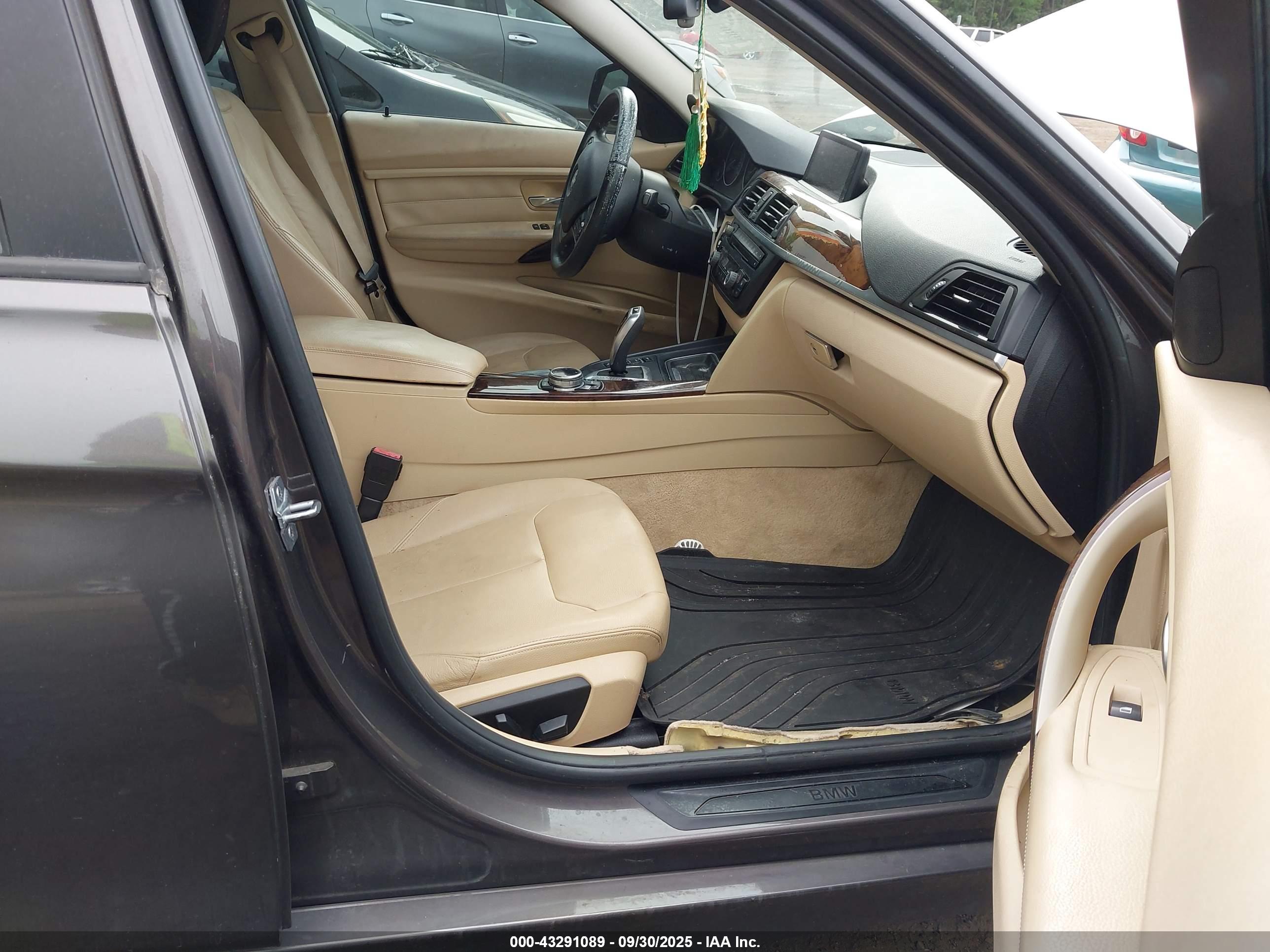 BMW 320I image 5