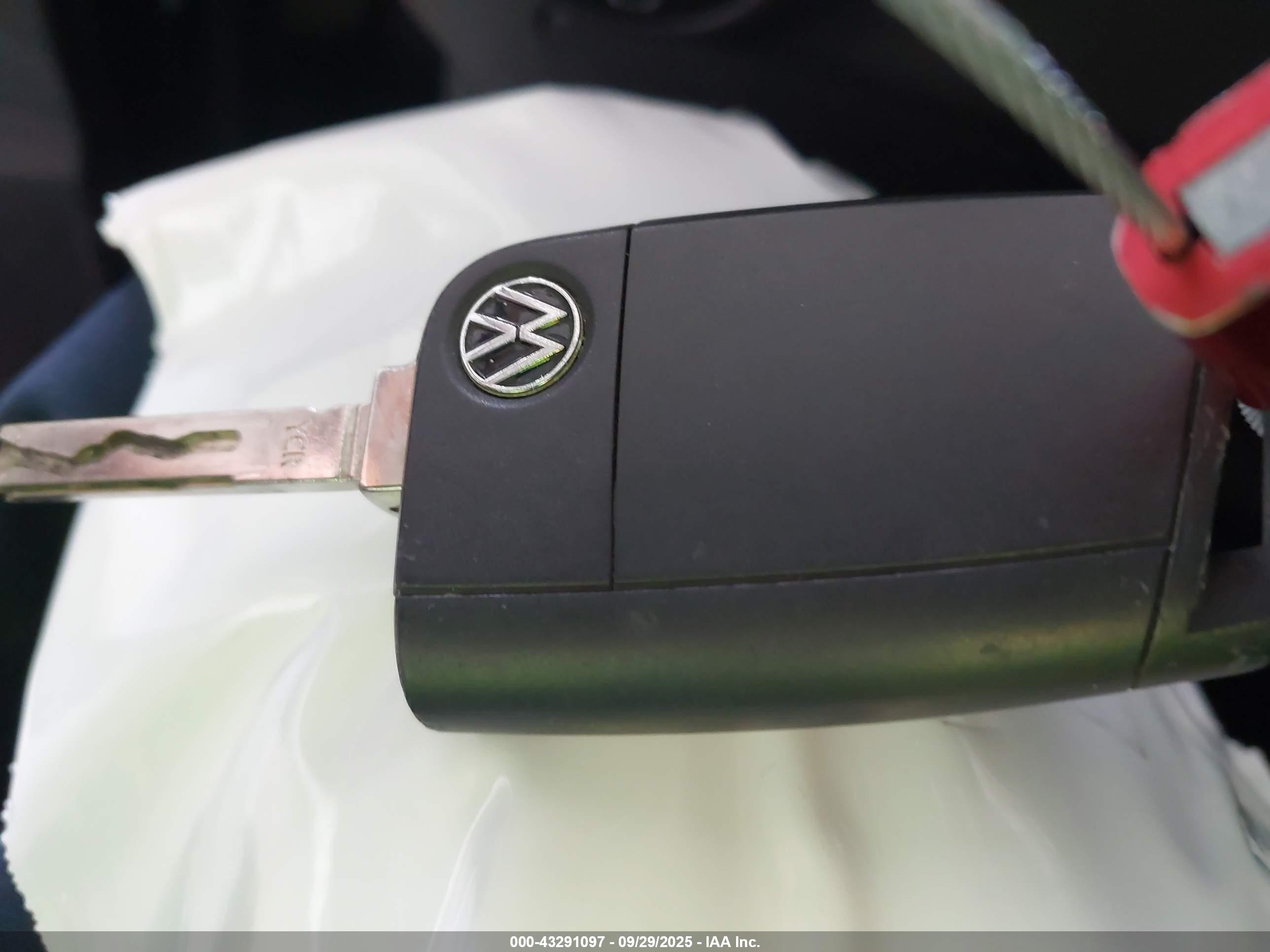 VOLKSWAGEN JETTA image 11