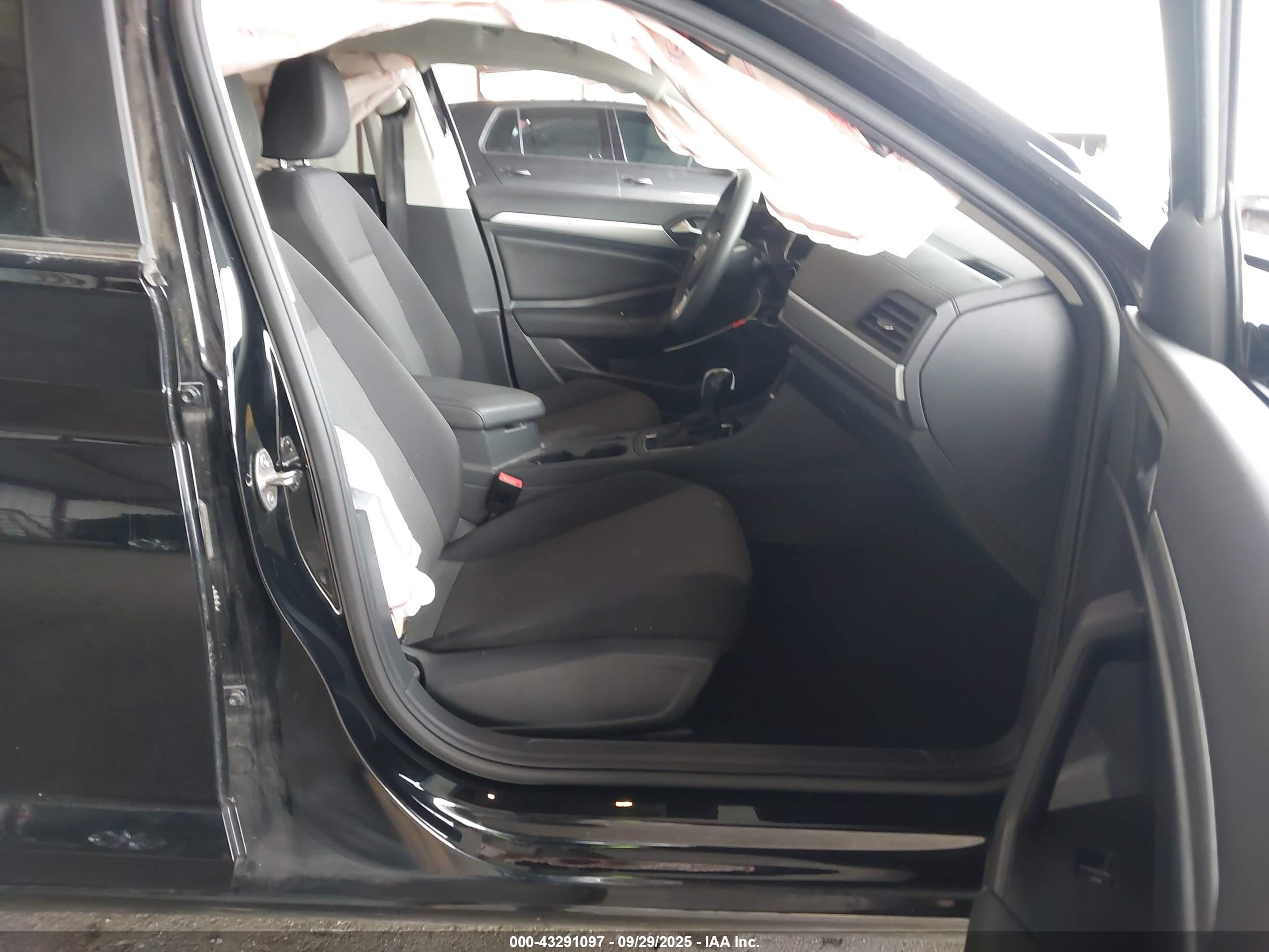 VOLKSWAGEN JETTA image 5