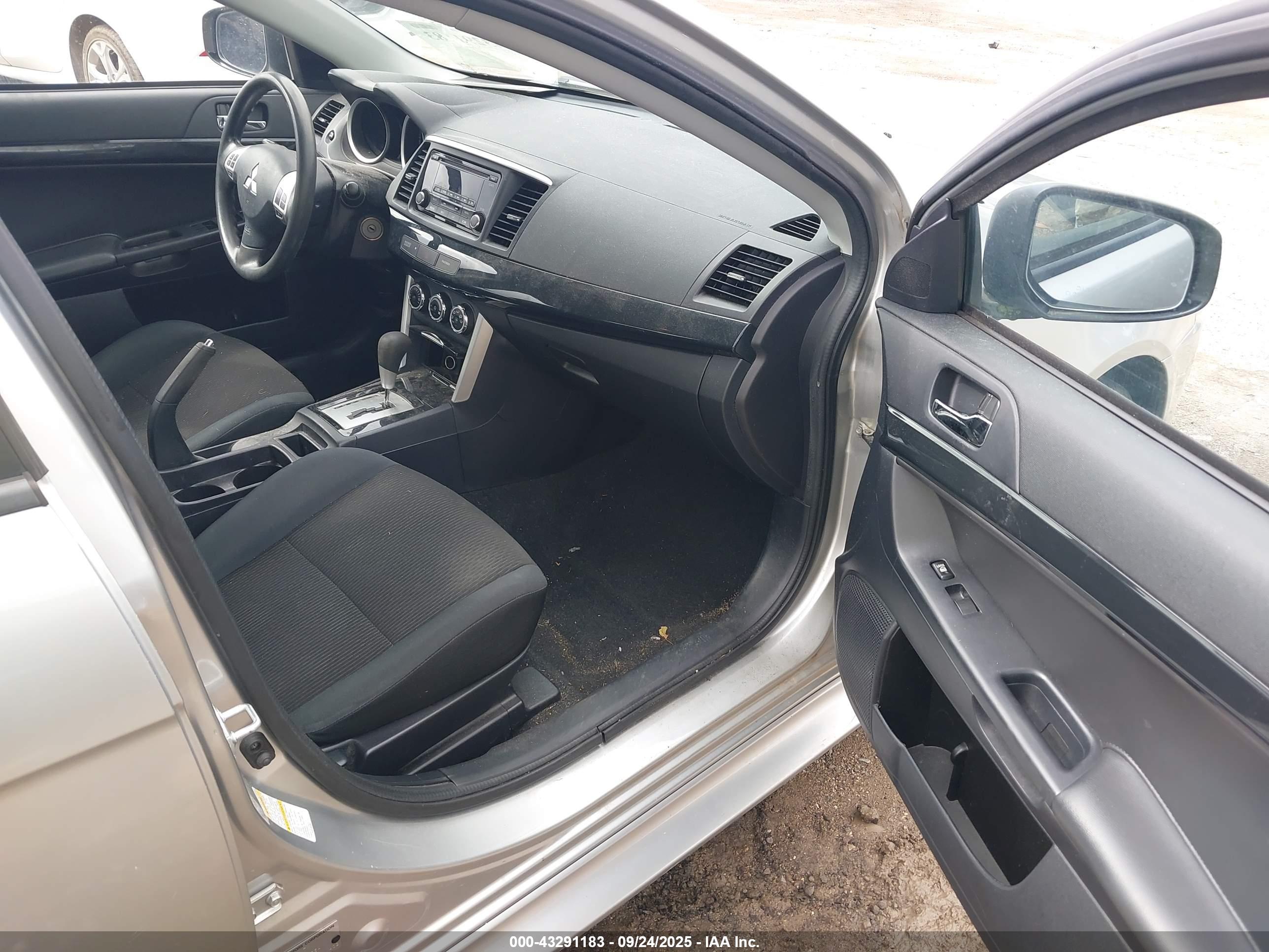 MITSUBISHI LANCER image 5