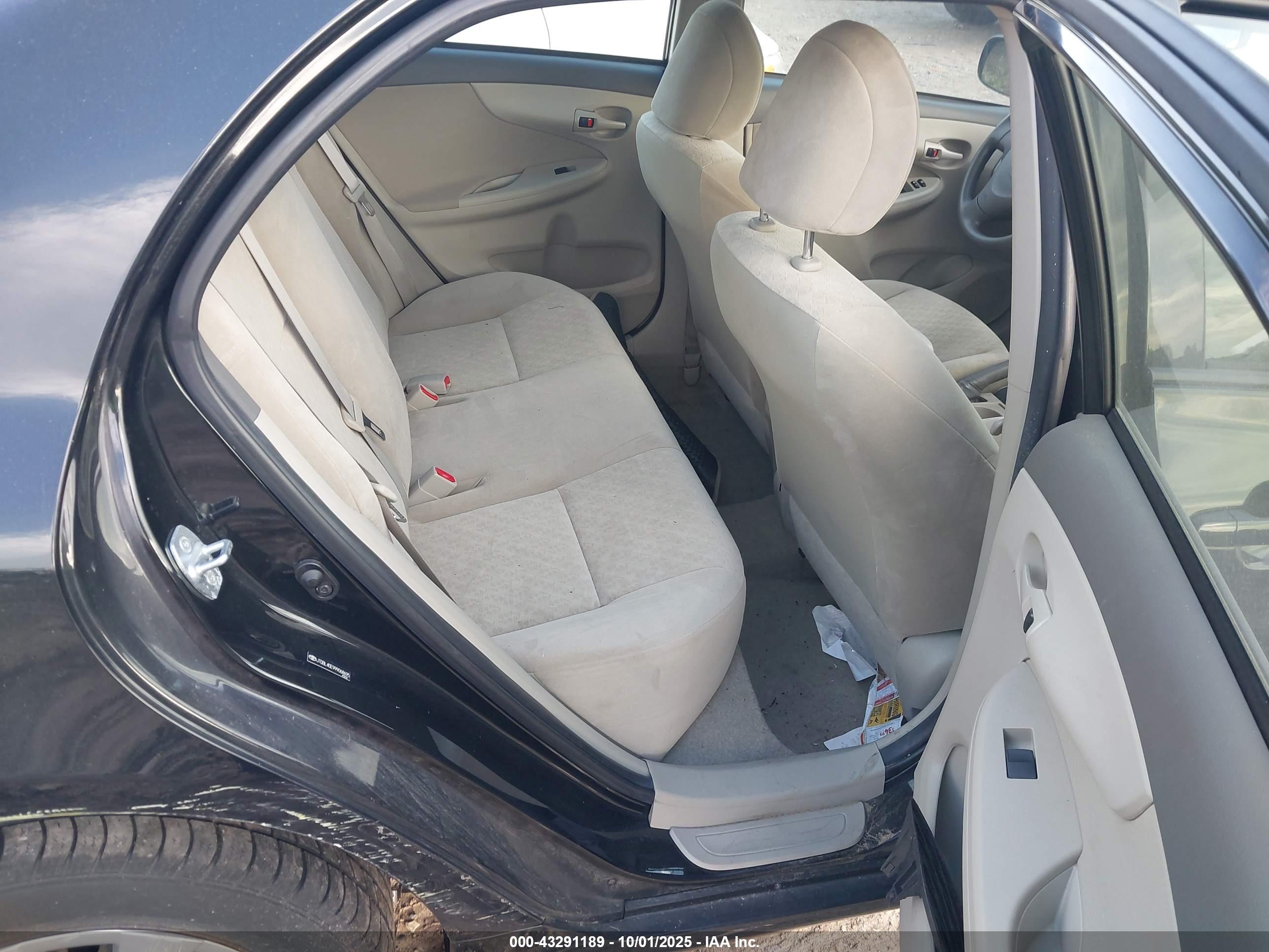 TOYOTA COROLLA image 8