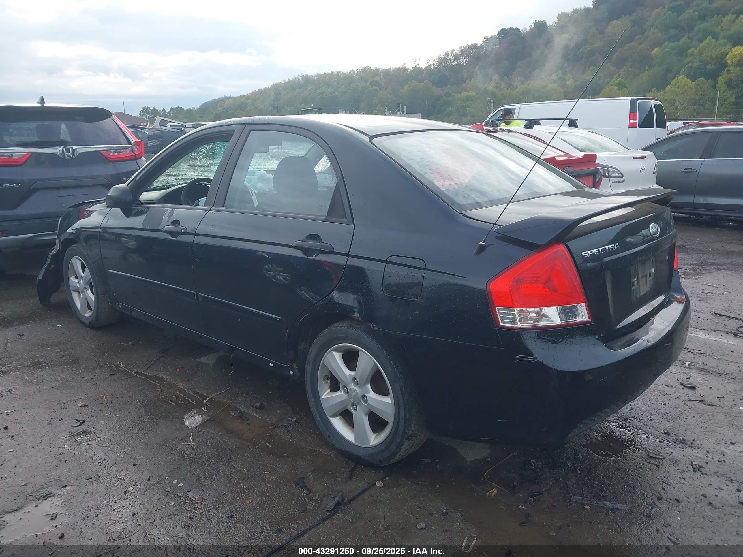 KIA SPECTRA image 3