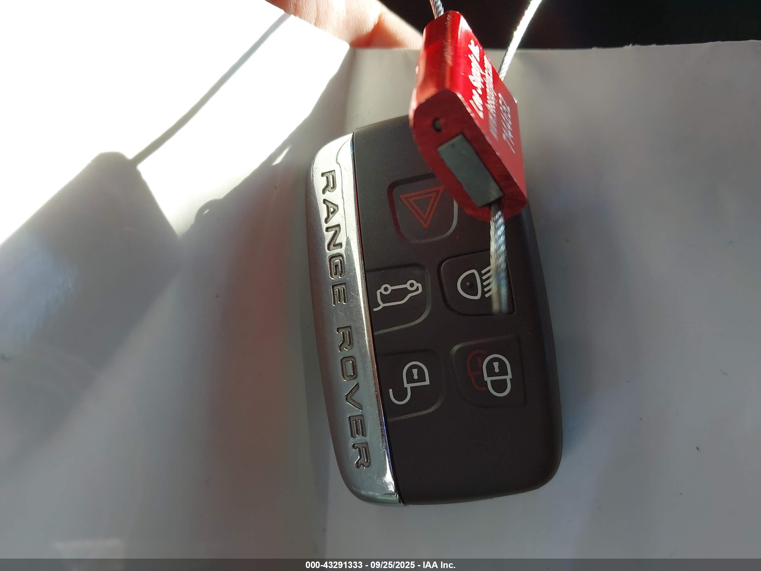 LAND ROVER image 11
