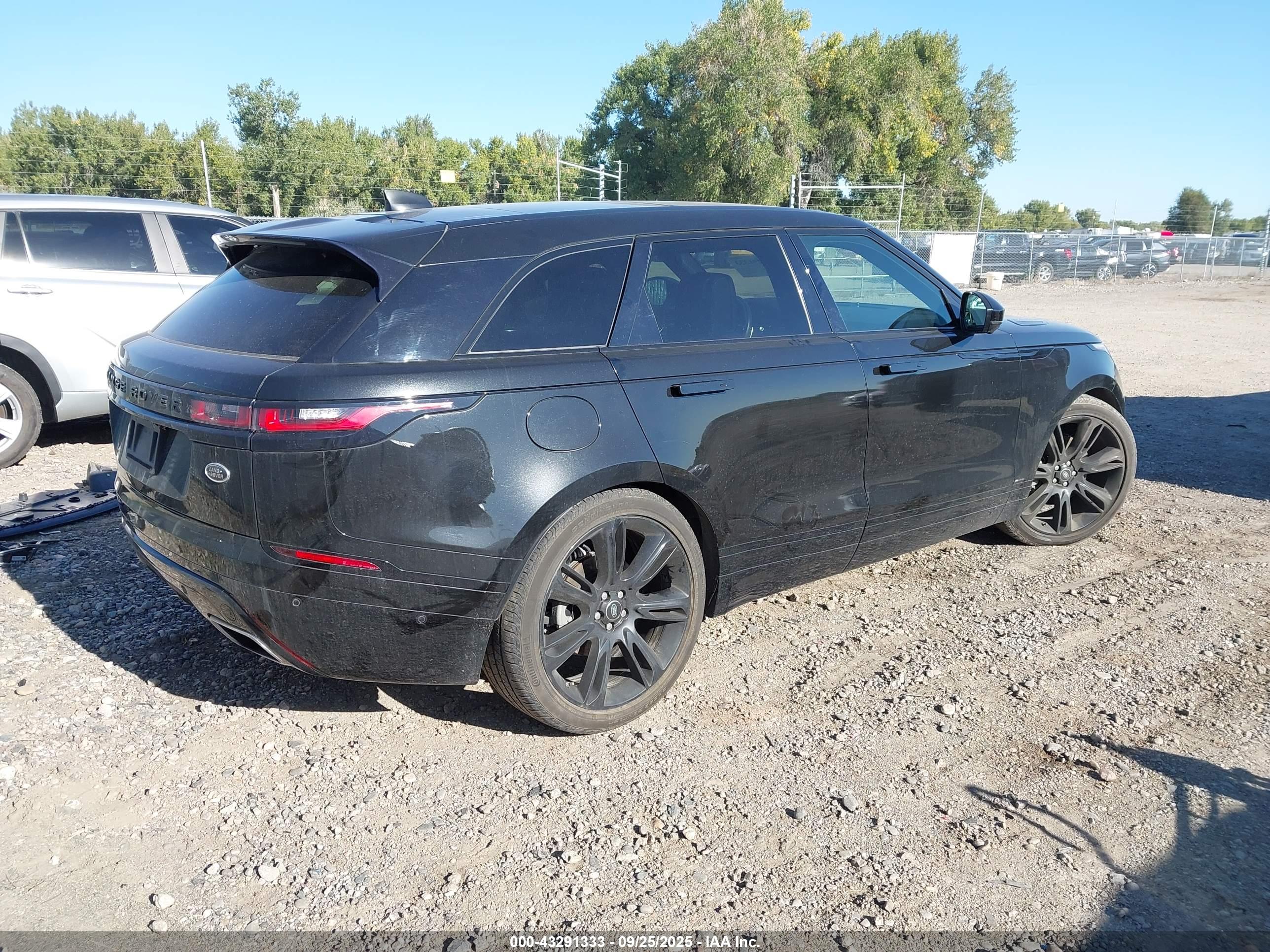 LAND ROVER image 4