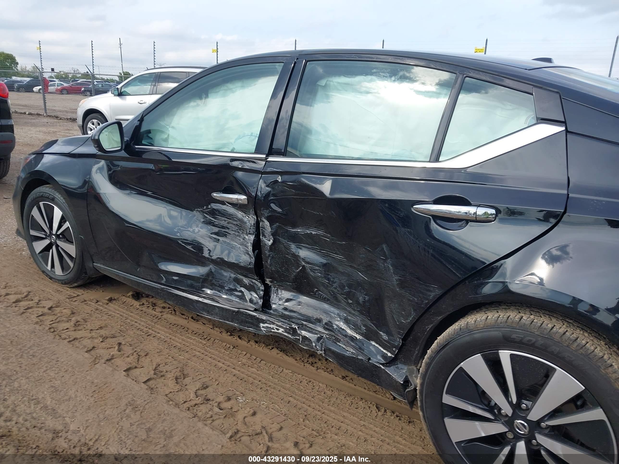 NISSAN ALTIMA image 6