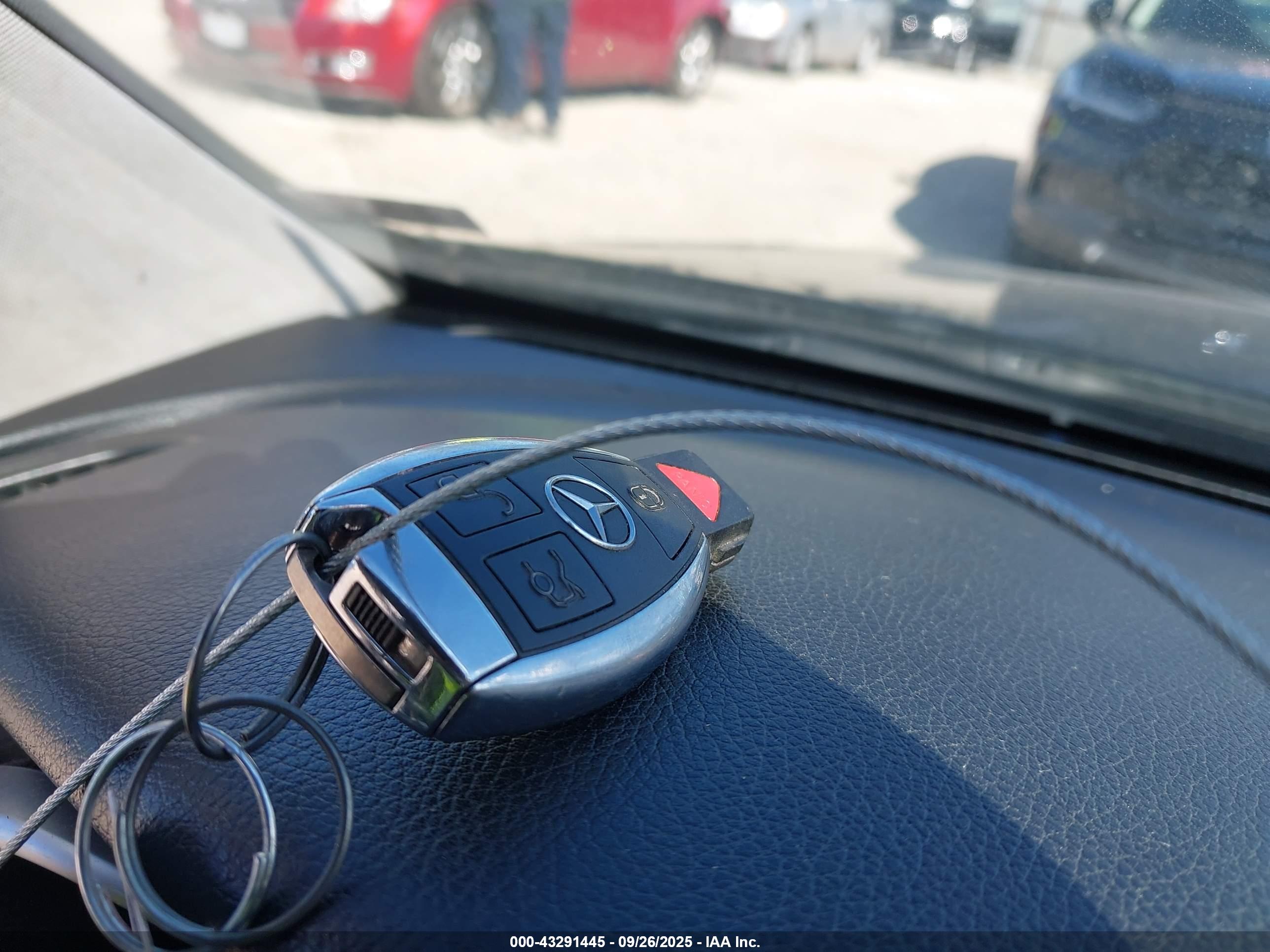 MERCEDES-BENZ C image 11