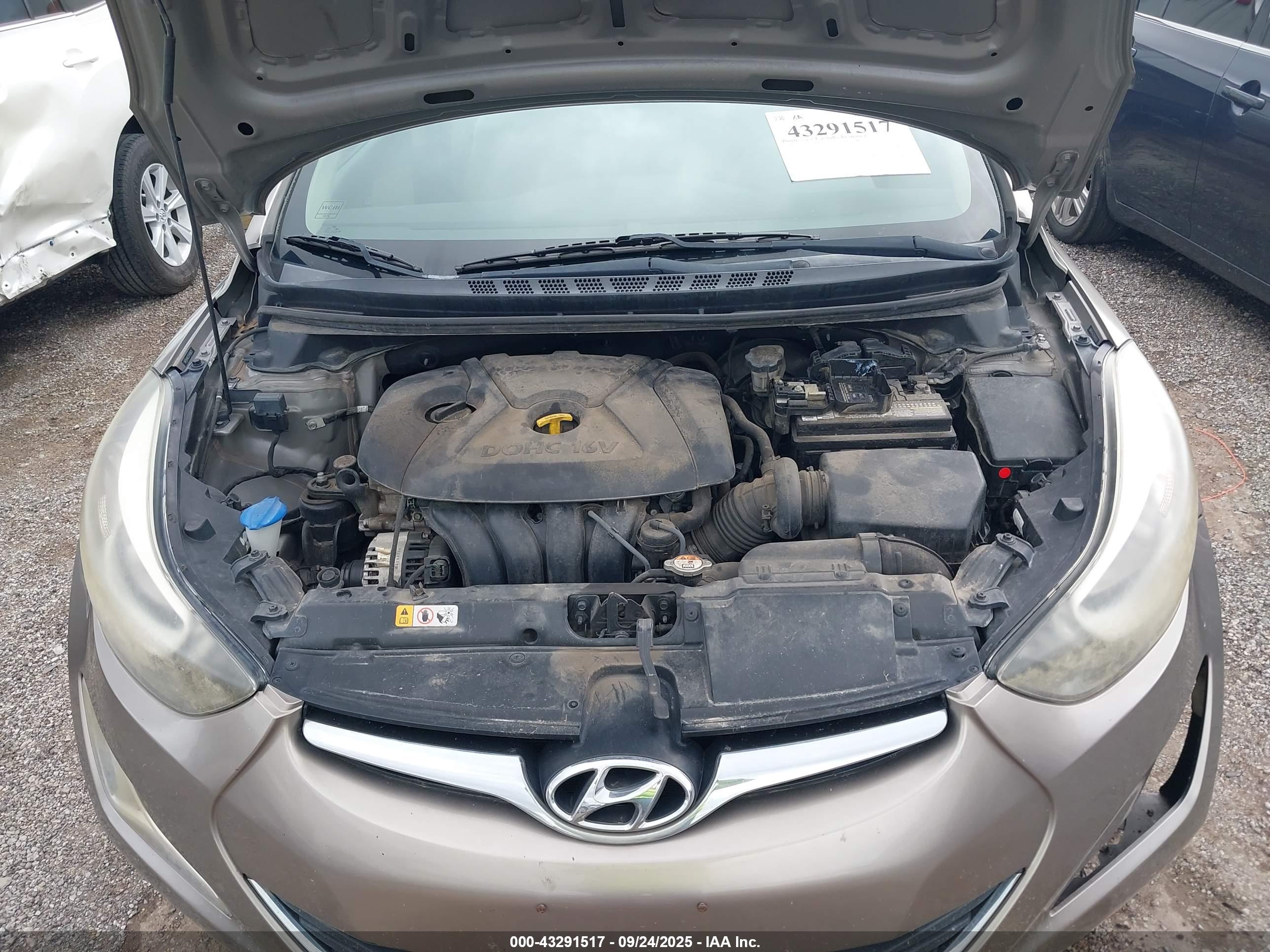 HYUNDAI ELANTRA image 10