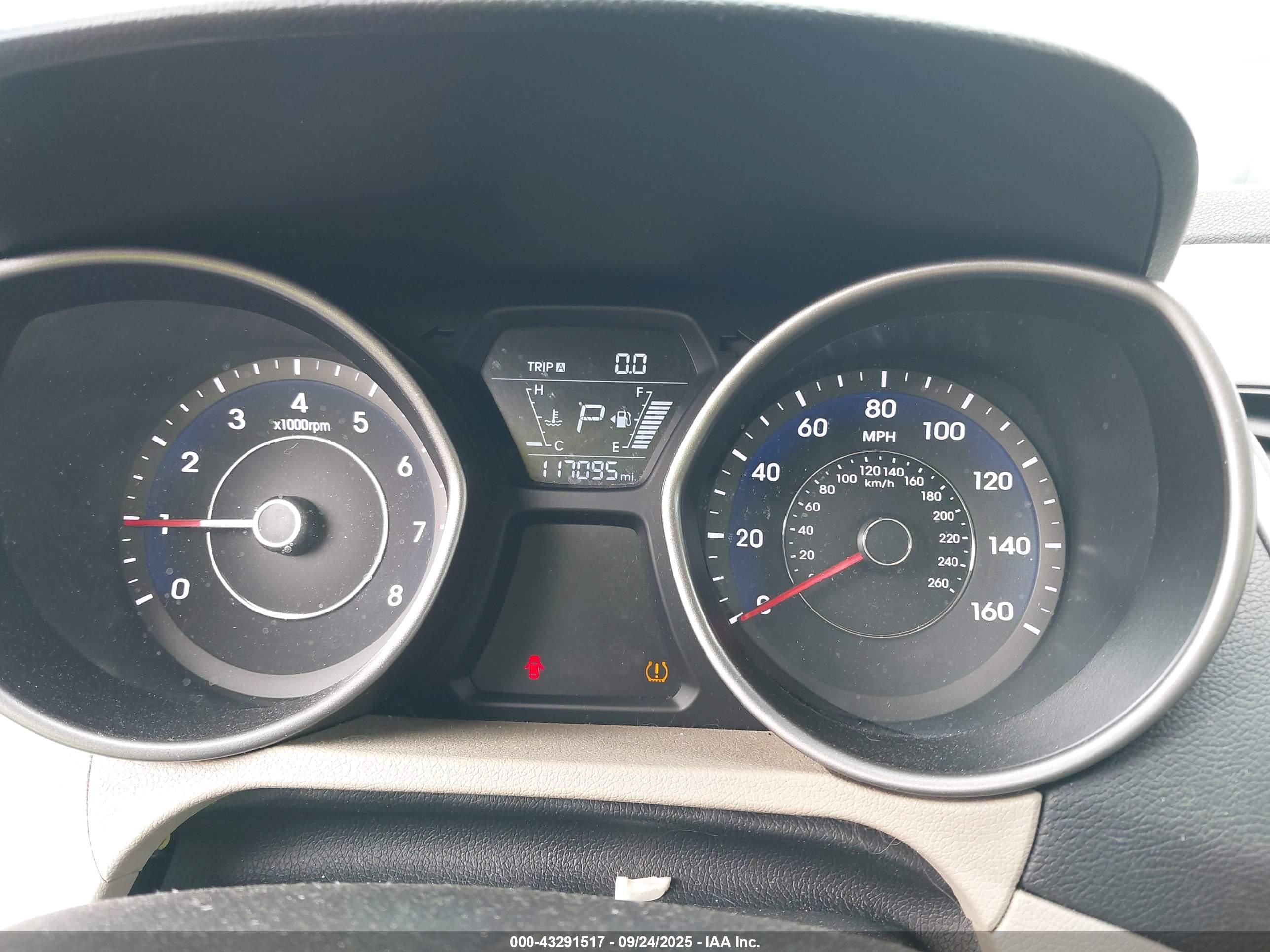 HYUNDAI ELANTRA image 7