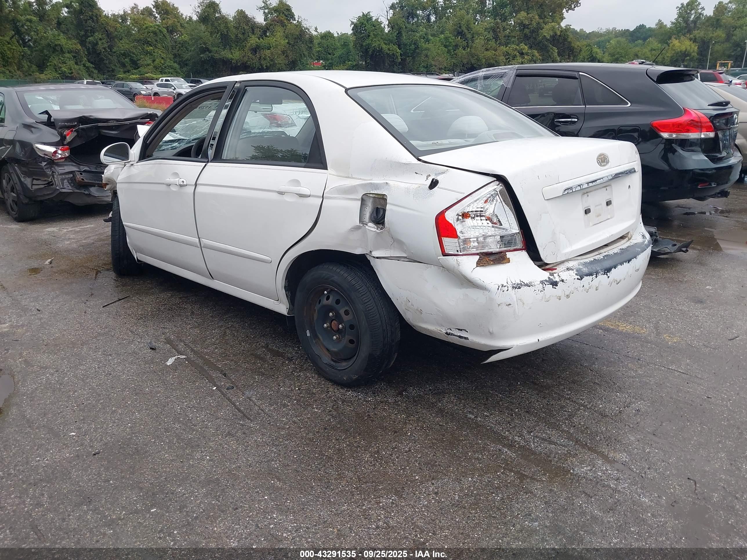 KIA SPECTRA image 3