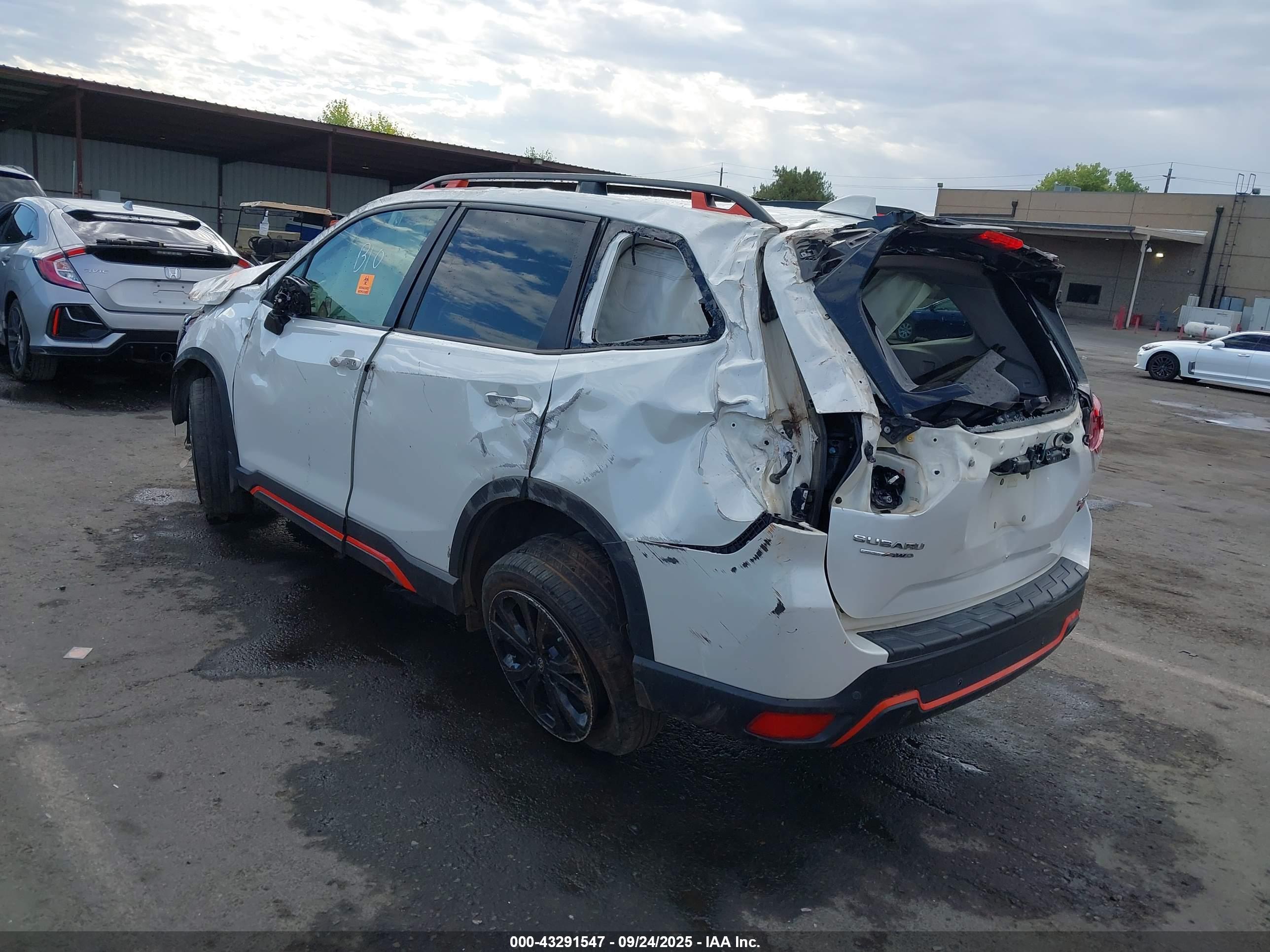 SUBARU FORESTER image 3