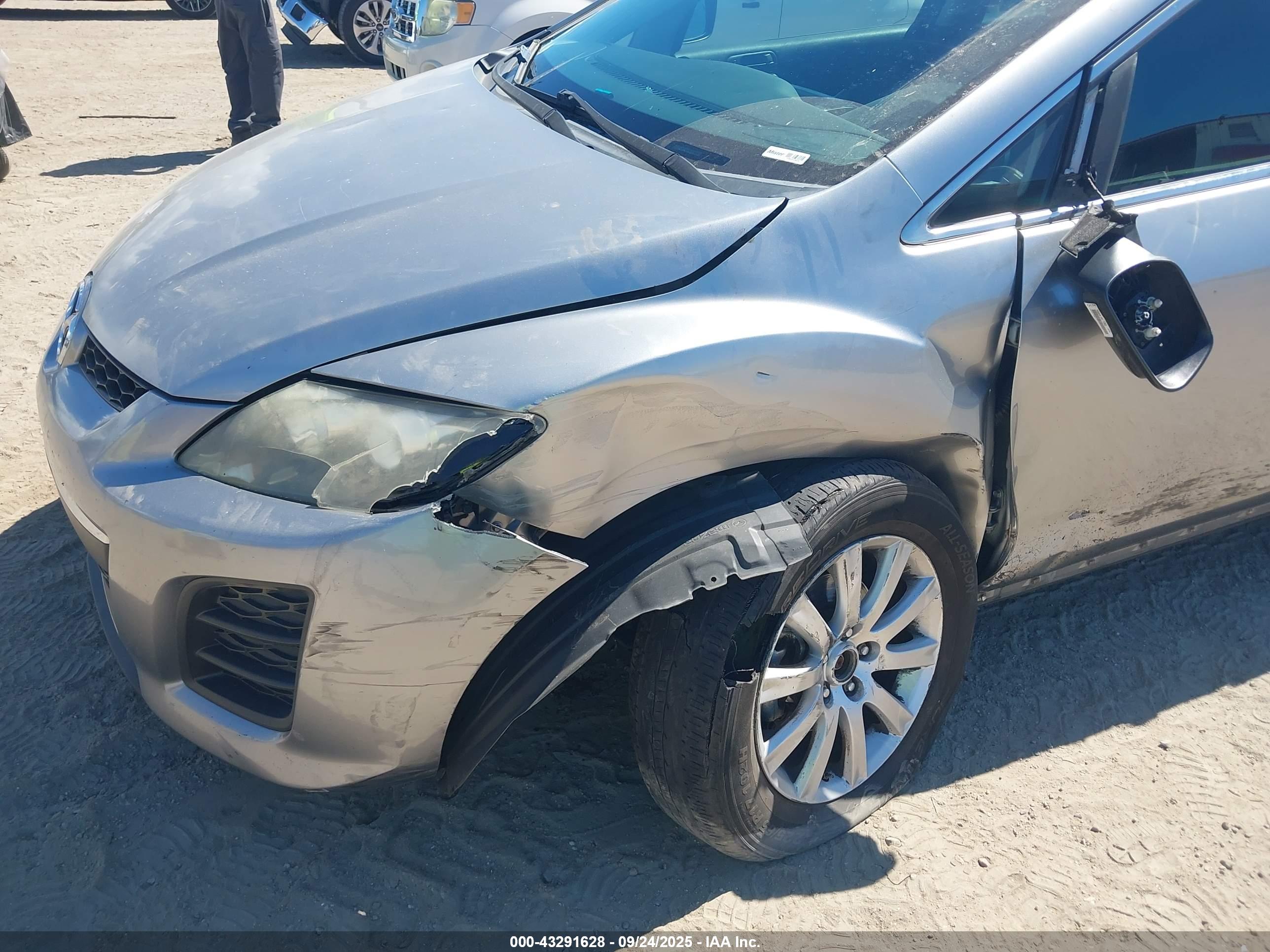 MAZDA CX-7 image 6