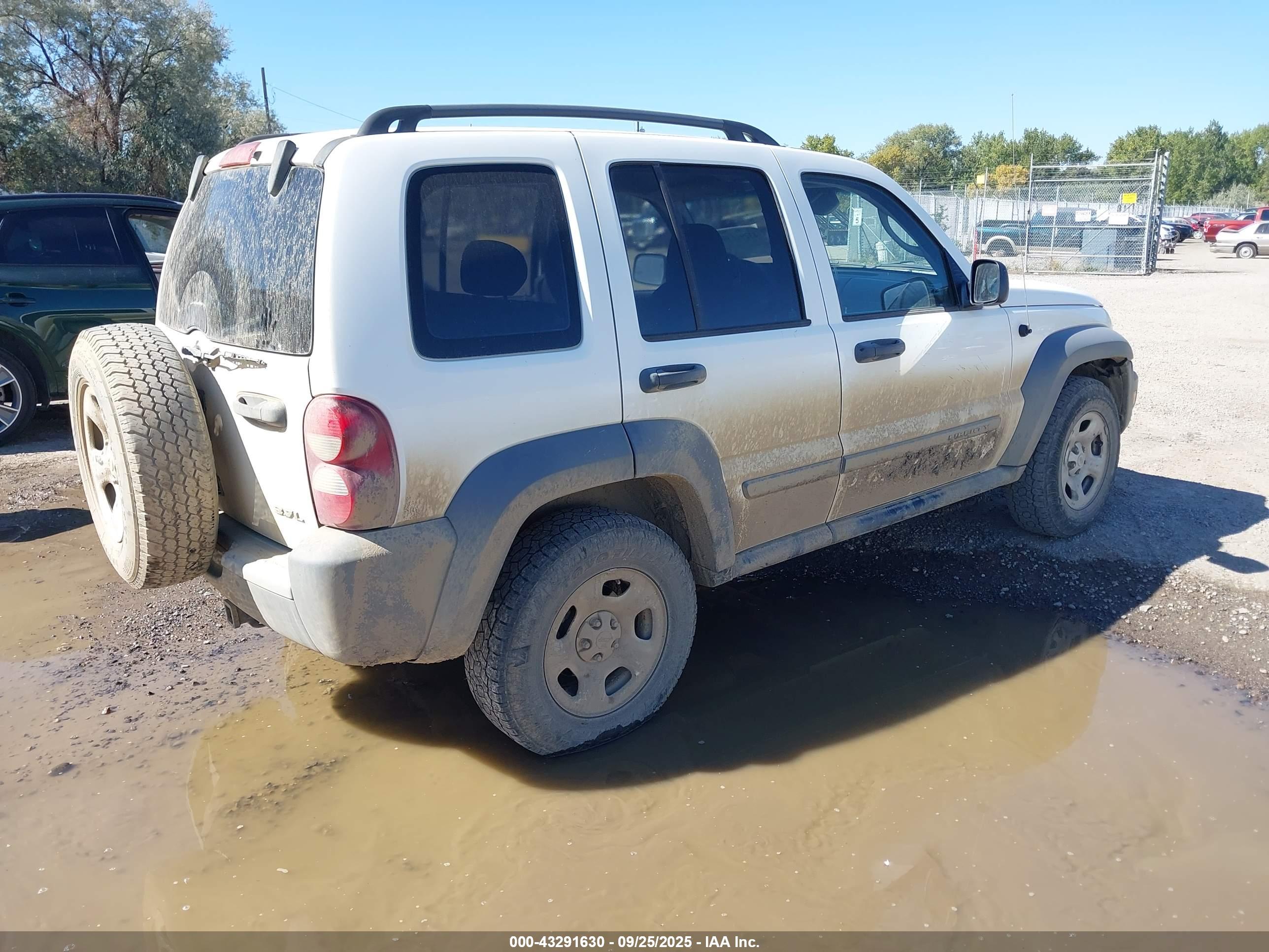 JEEP LIBERTY image 4