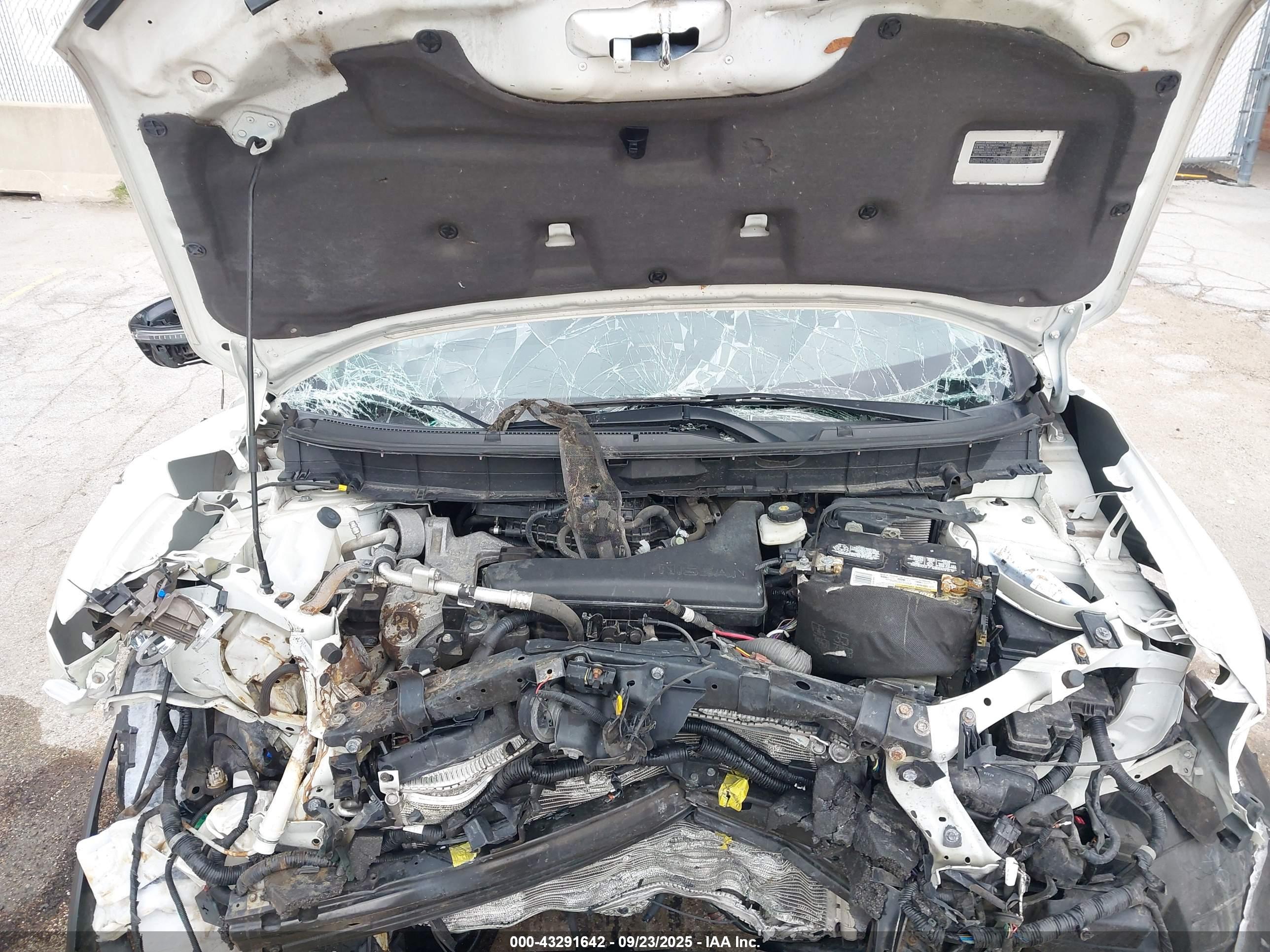 NISSAN ROGUE image 10