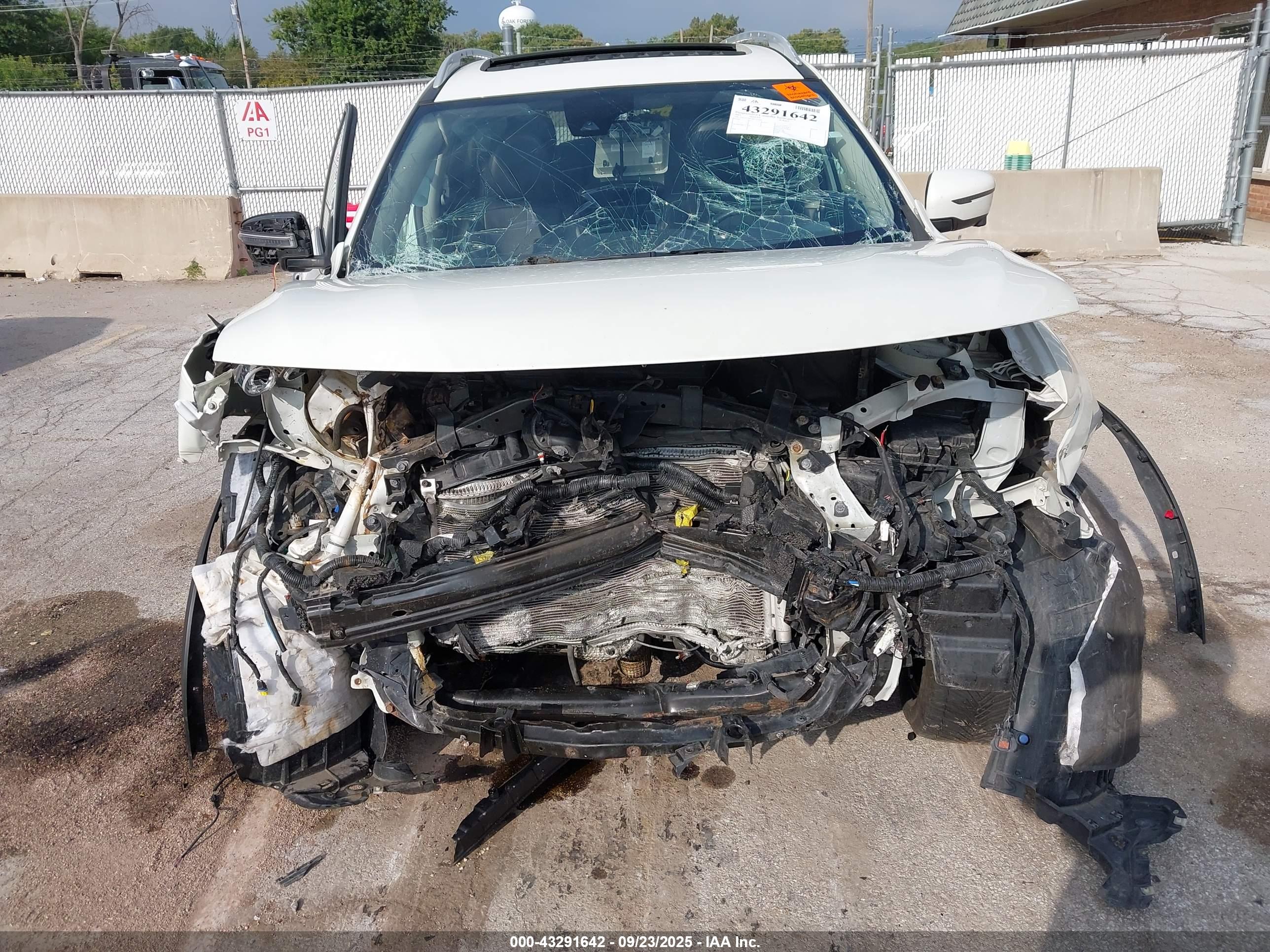 NISSAN ROGUE image 6