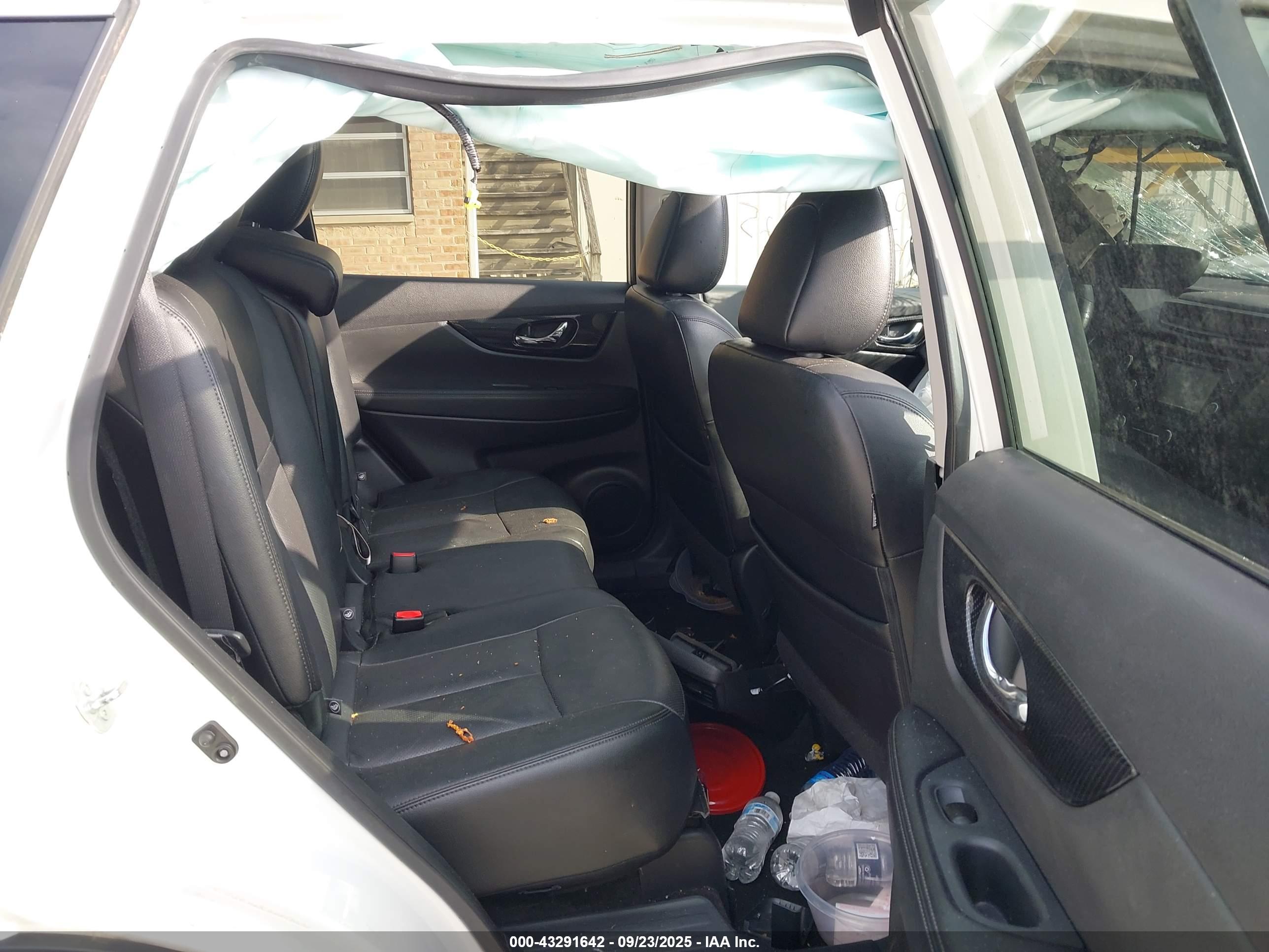 NISSAN ROGUE image 8