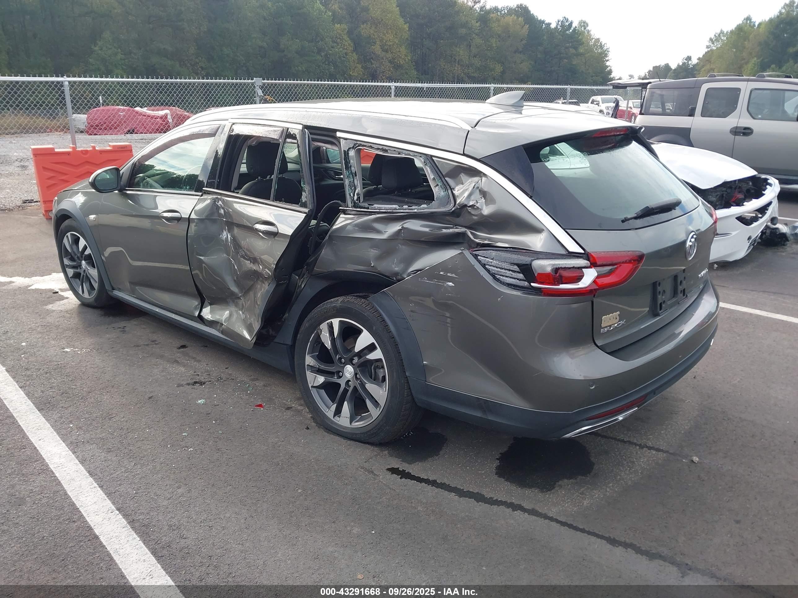 BUICK REGAL image 3