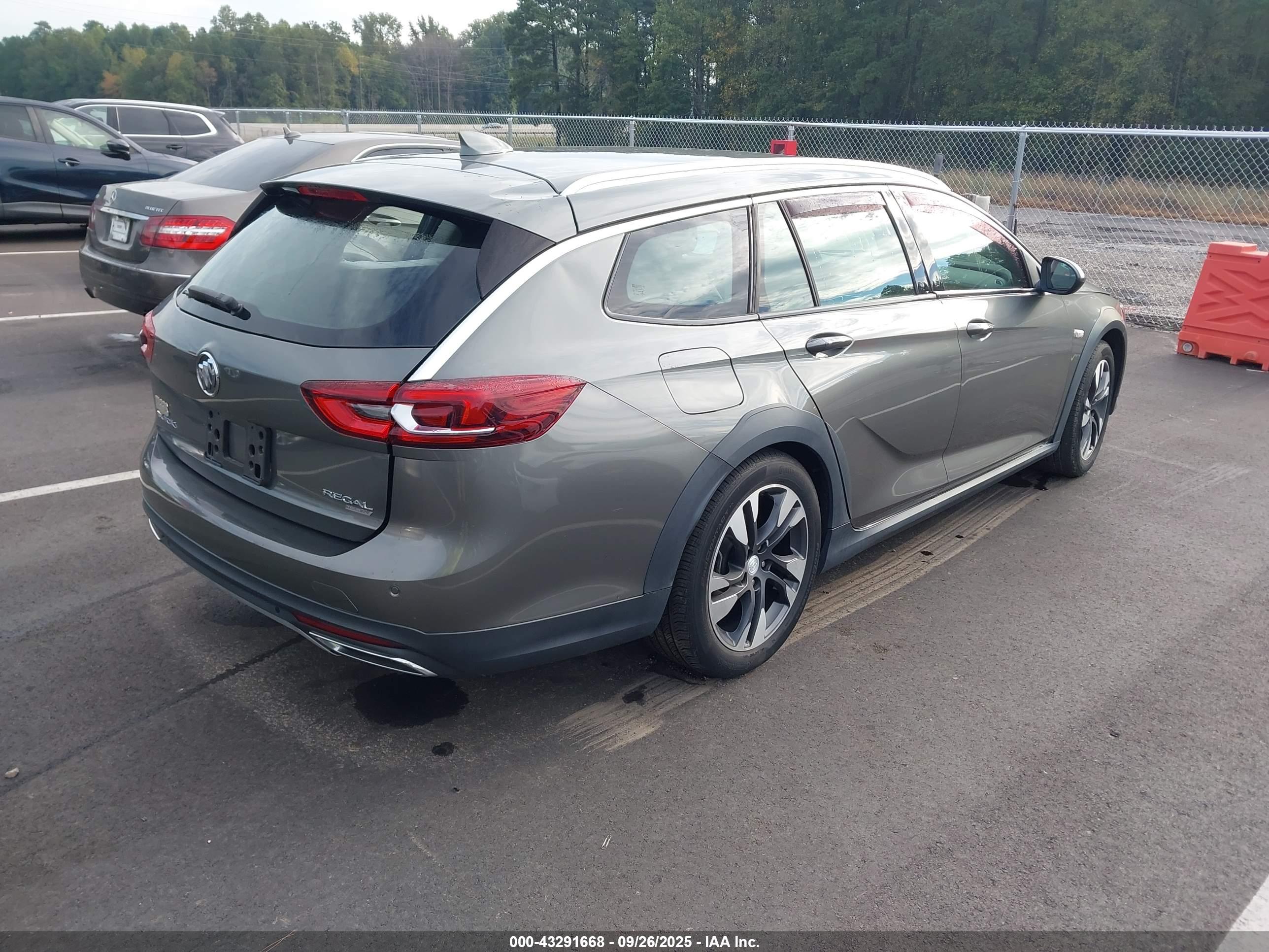 BUICK REGAL image 4