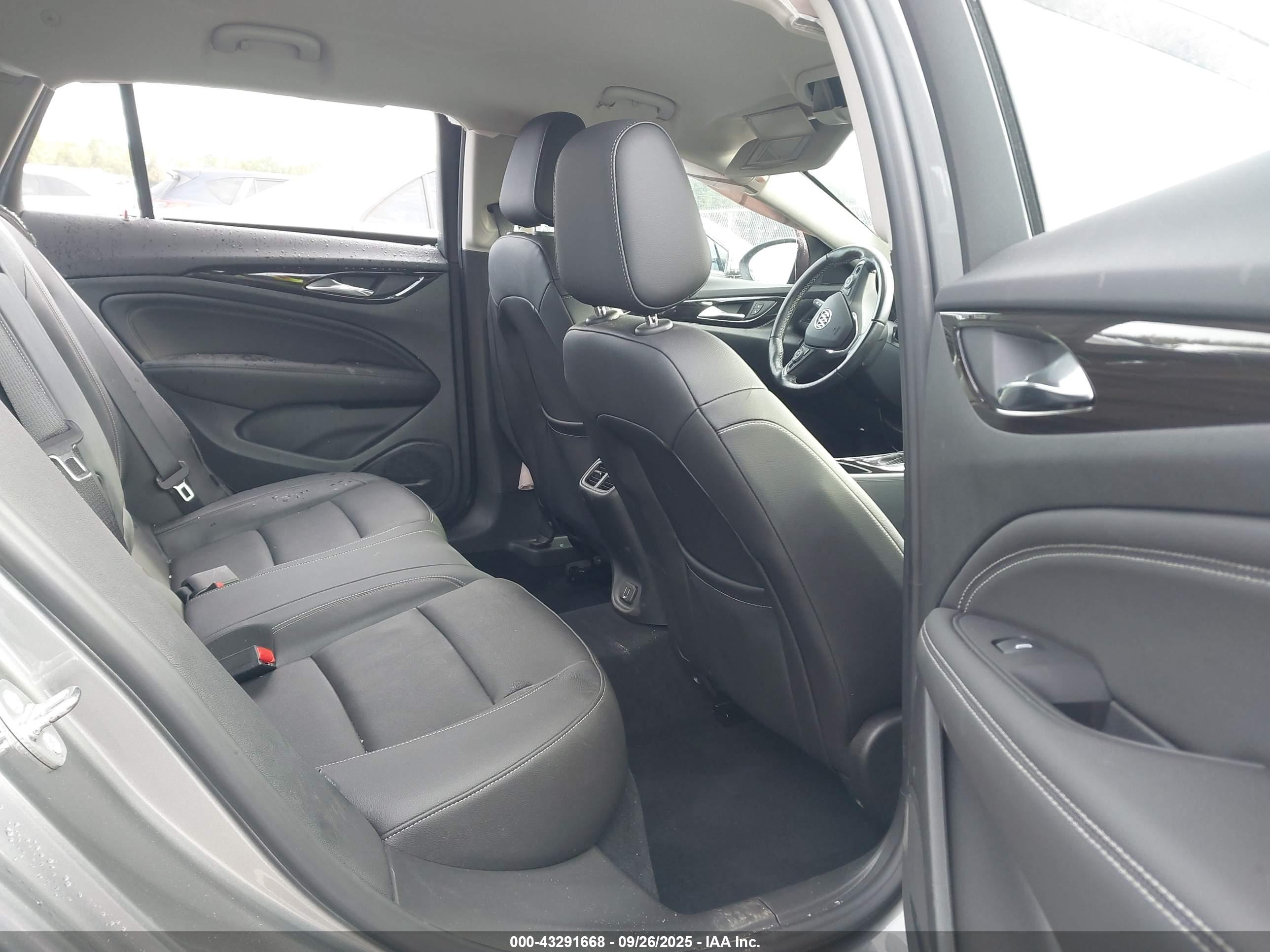 BUICK REGAL image 8