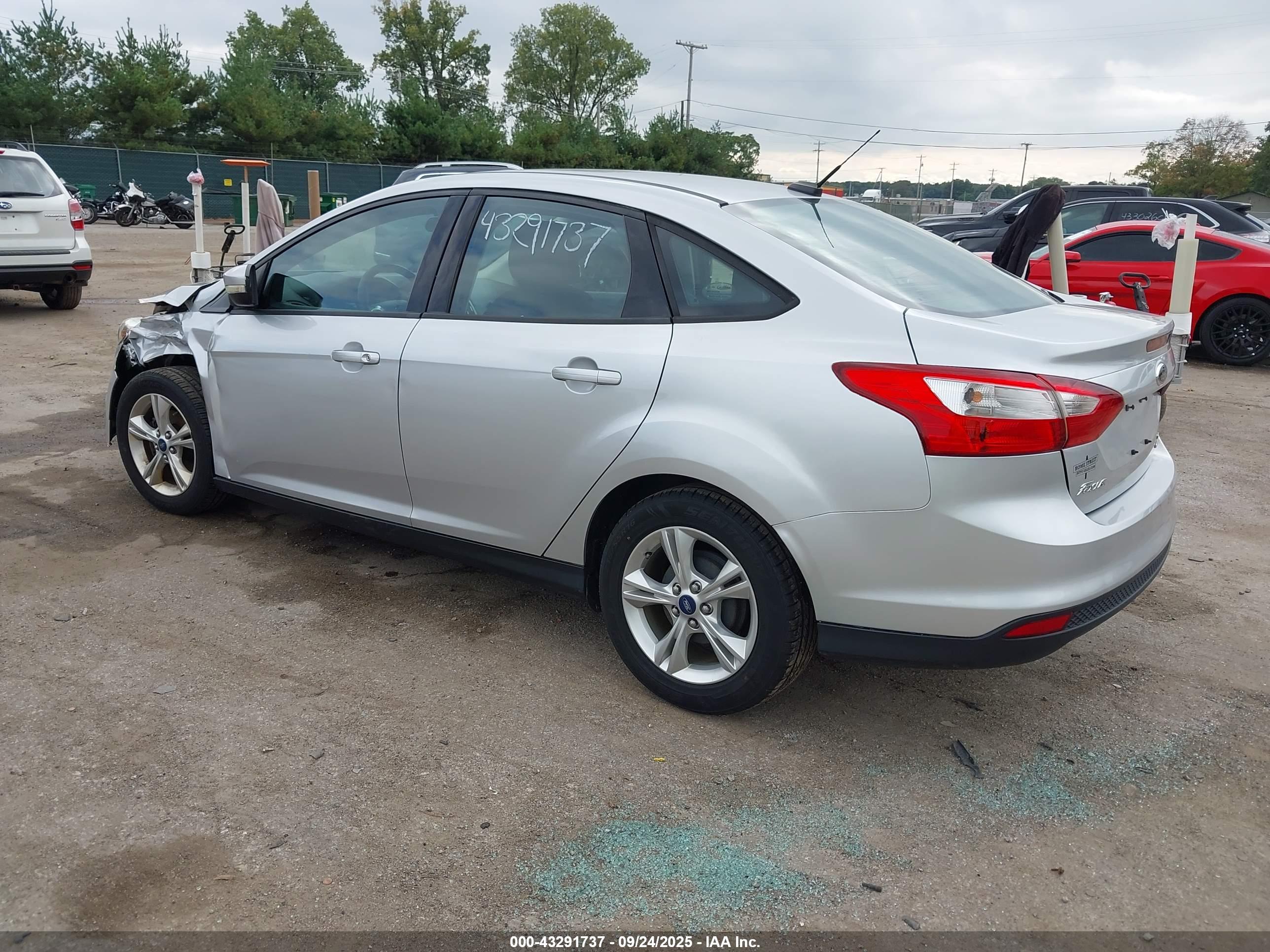 FORD FOCUS image 3
