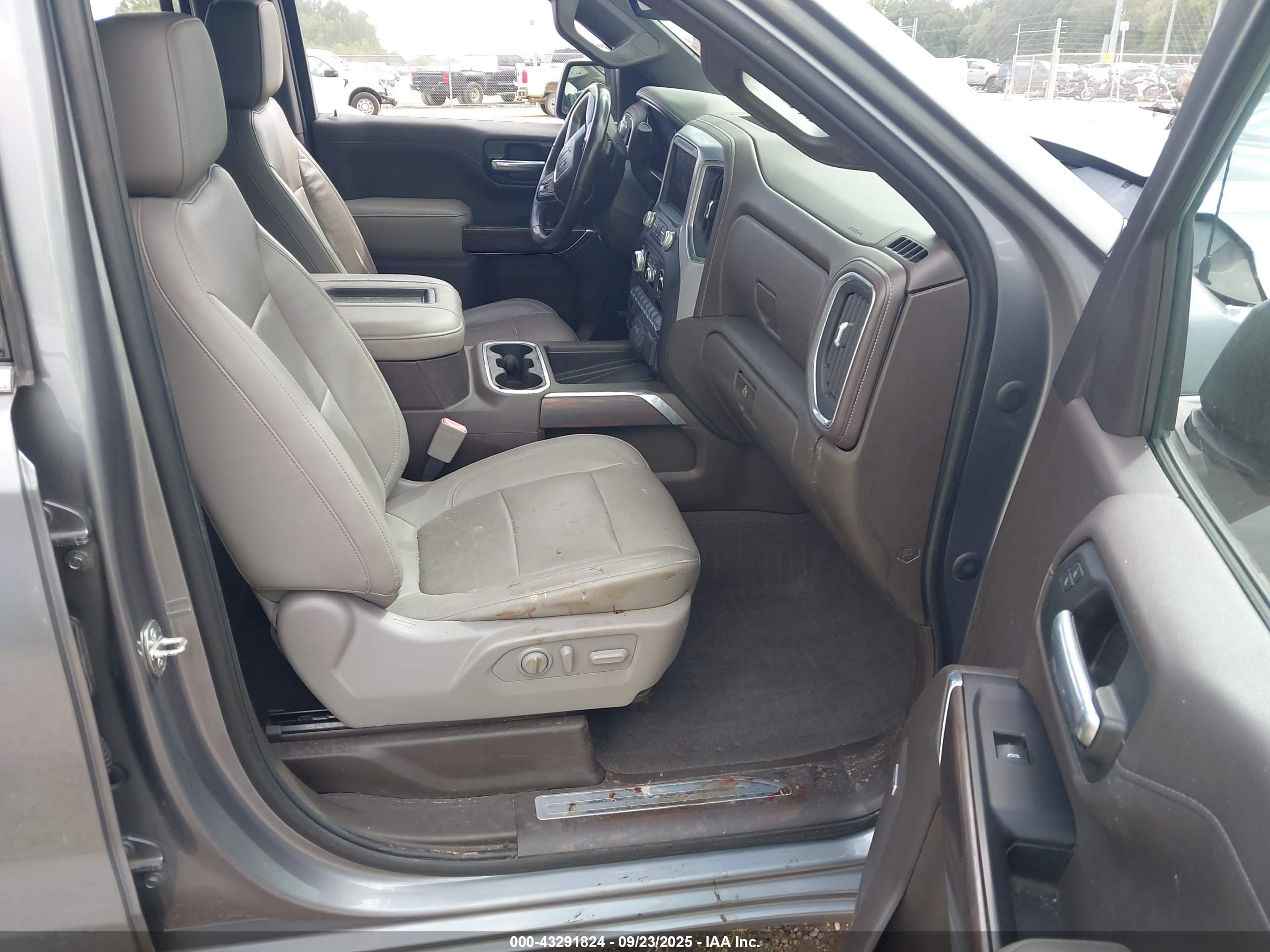 GMC SIERRA image 5